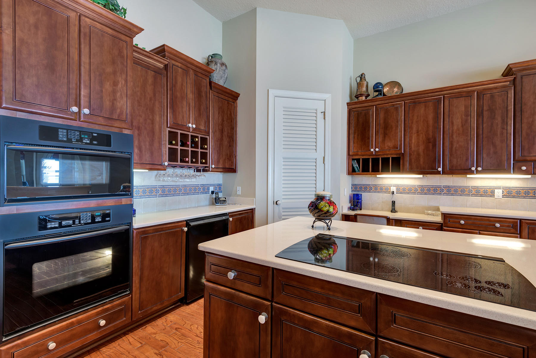 REGATTA BAY COMMODORE POINT S/D - Residential