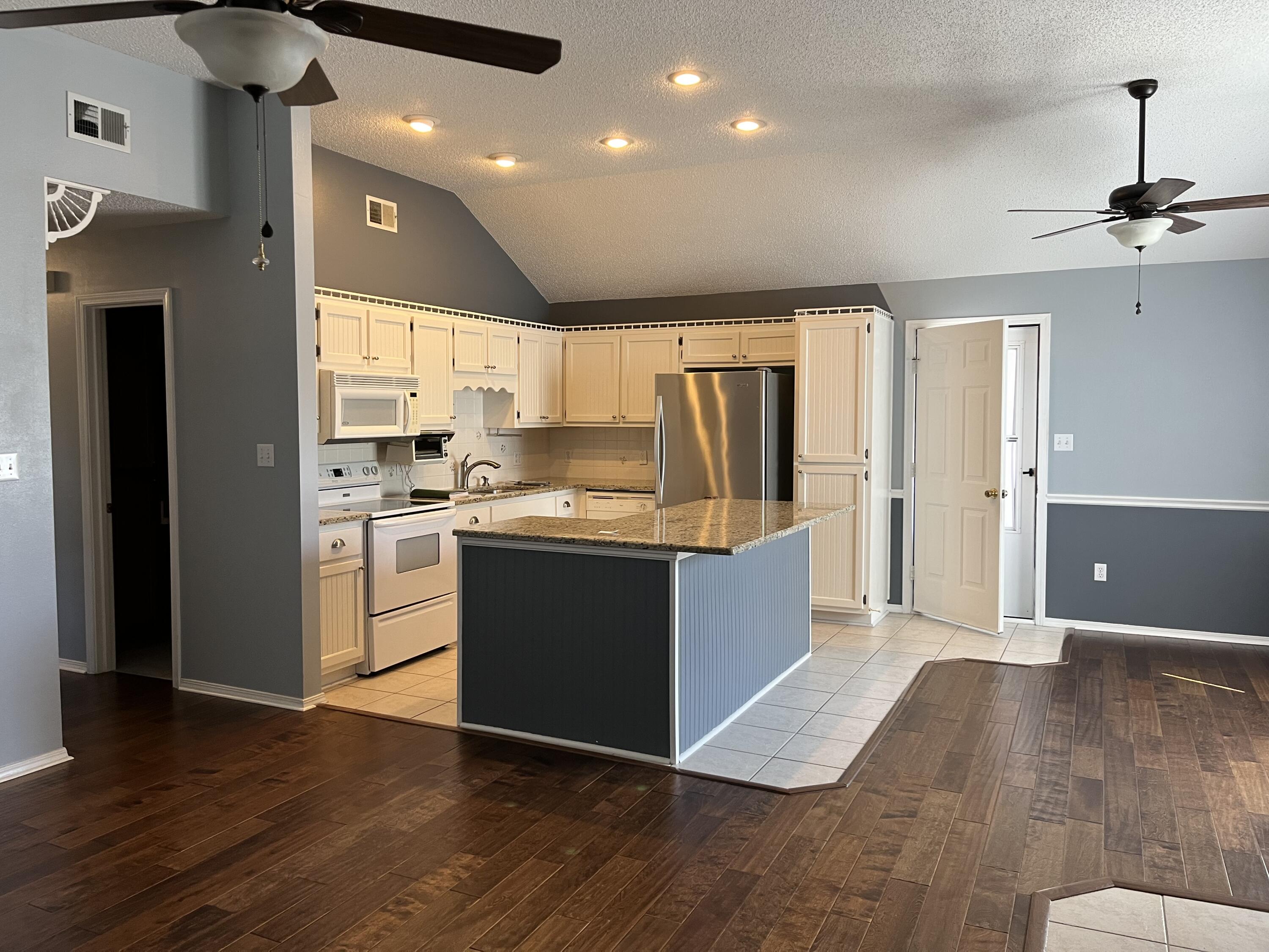 CARDINAL ESTATES - Residential Lease