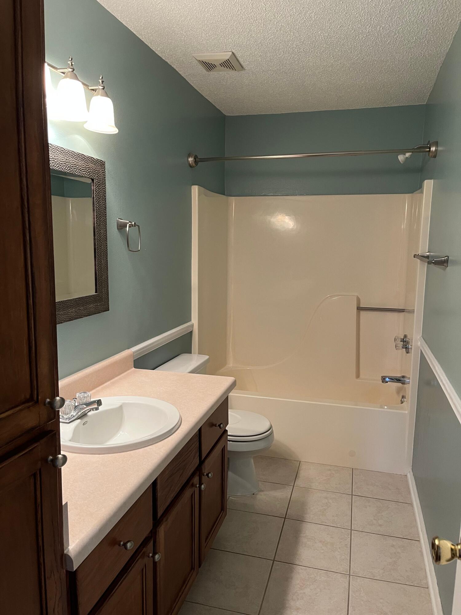 CARDINAL ESTATES - Residential Lease