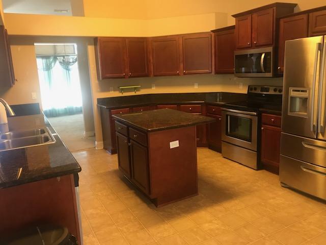 SILVER SPRINGS EST - Residential