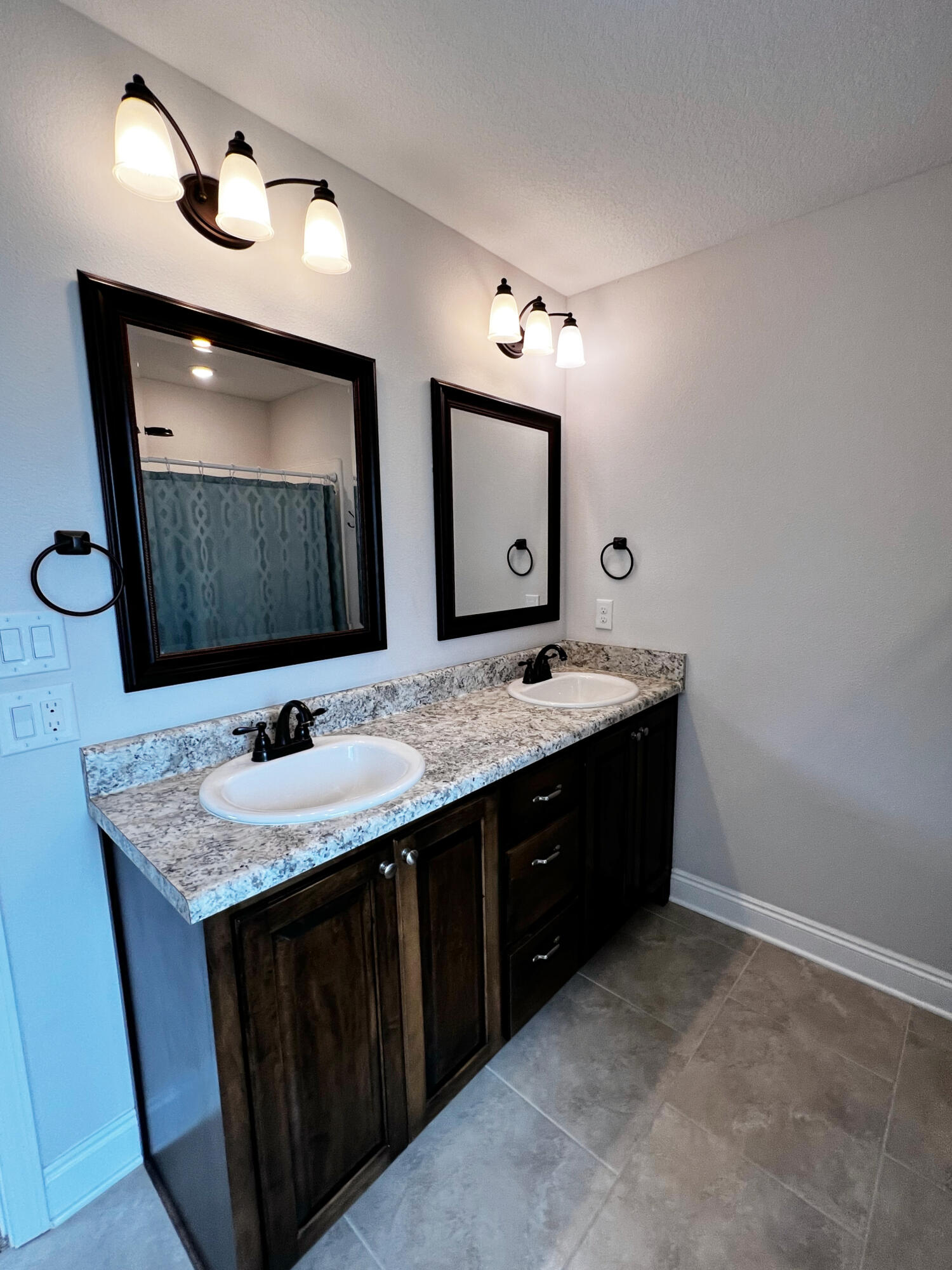 PLANTATION WOOD - Residential