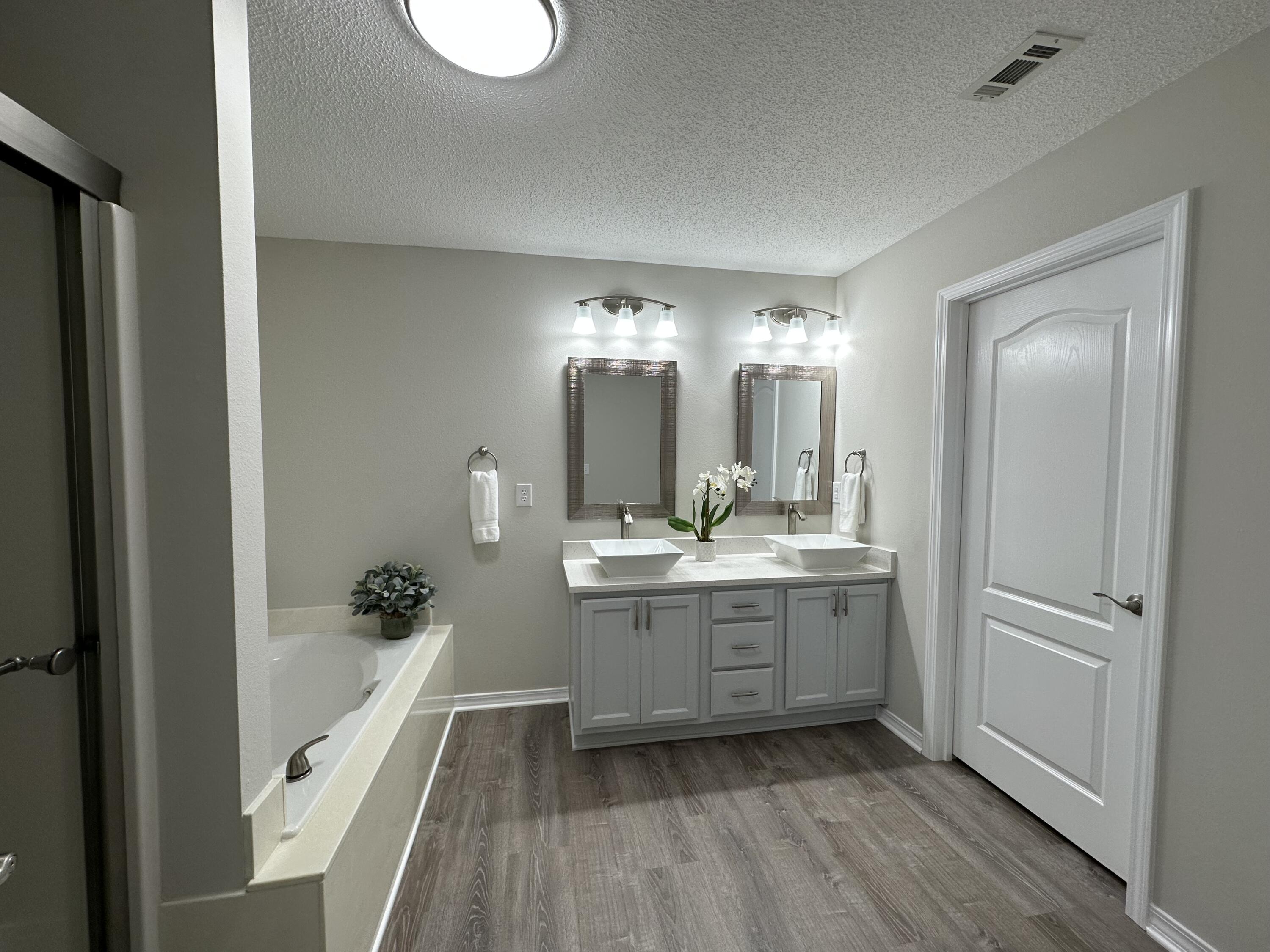 THE PINES - Residential