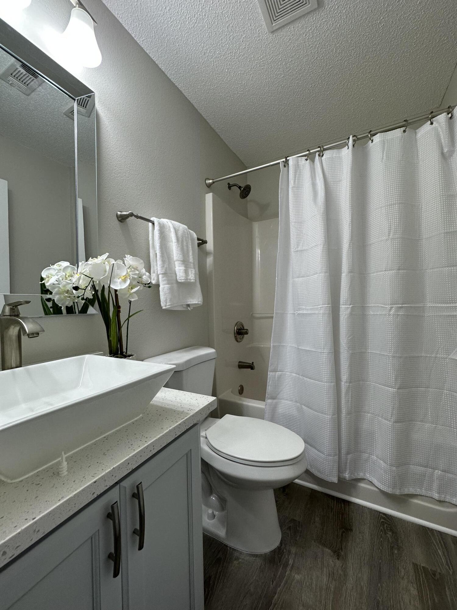 THE PINES - Residential