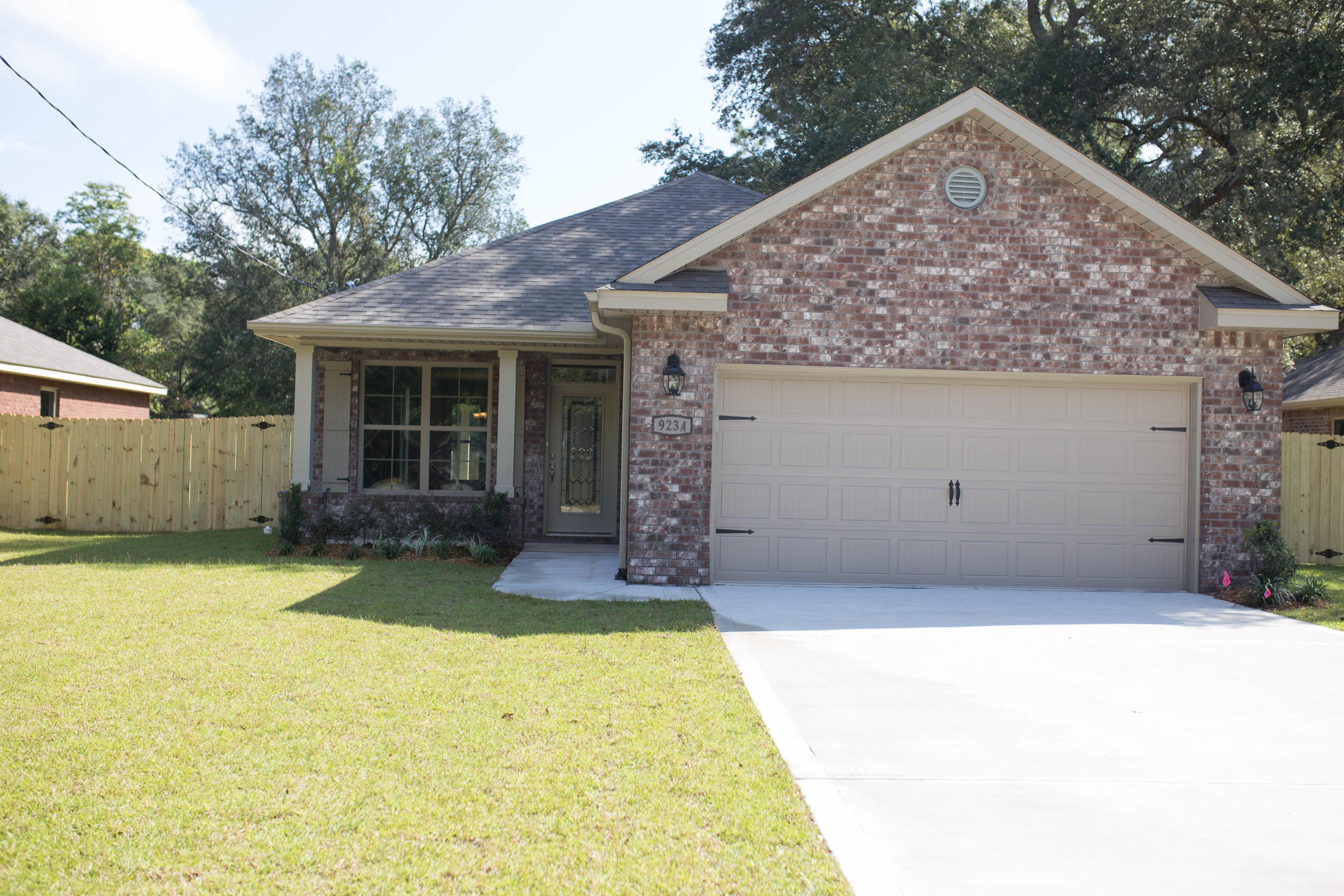 As you walk into this beautiful 3 bedroom 2 bath Brick home you will enter a spacious Living Room open to Dining Room and Kitchen. Kitchen has beautiful designer cabinetry, Granite Counter-tops and Breakfast Bar. The Kitchen offers a lot of counter space and a roomy walk-in pantry. Roomy Master Bedroom with Master bath offering double vanities, garden tub, separate shower, and spacious walk in closet. This home offers a spacious backyard for family and backyard entertainment. Conviently located to Eglin AFB, Hurlburt Field, and the beautiful sandy white beaches. Measurements are believed to be correct, but Buyer should verify all measurements deemed to be accurate.