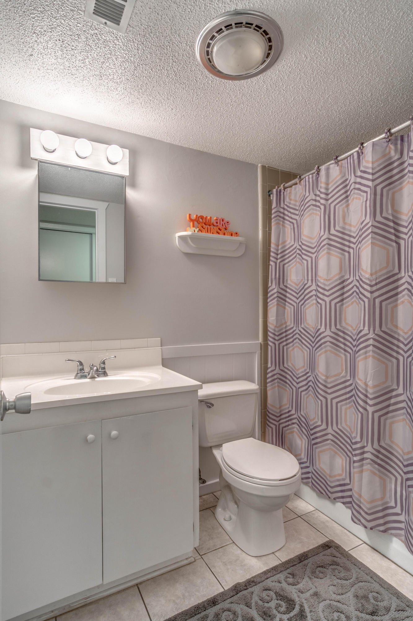 COUNTRY CLUB CONDO - Residential