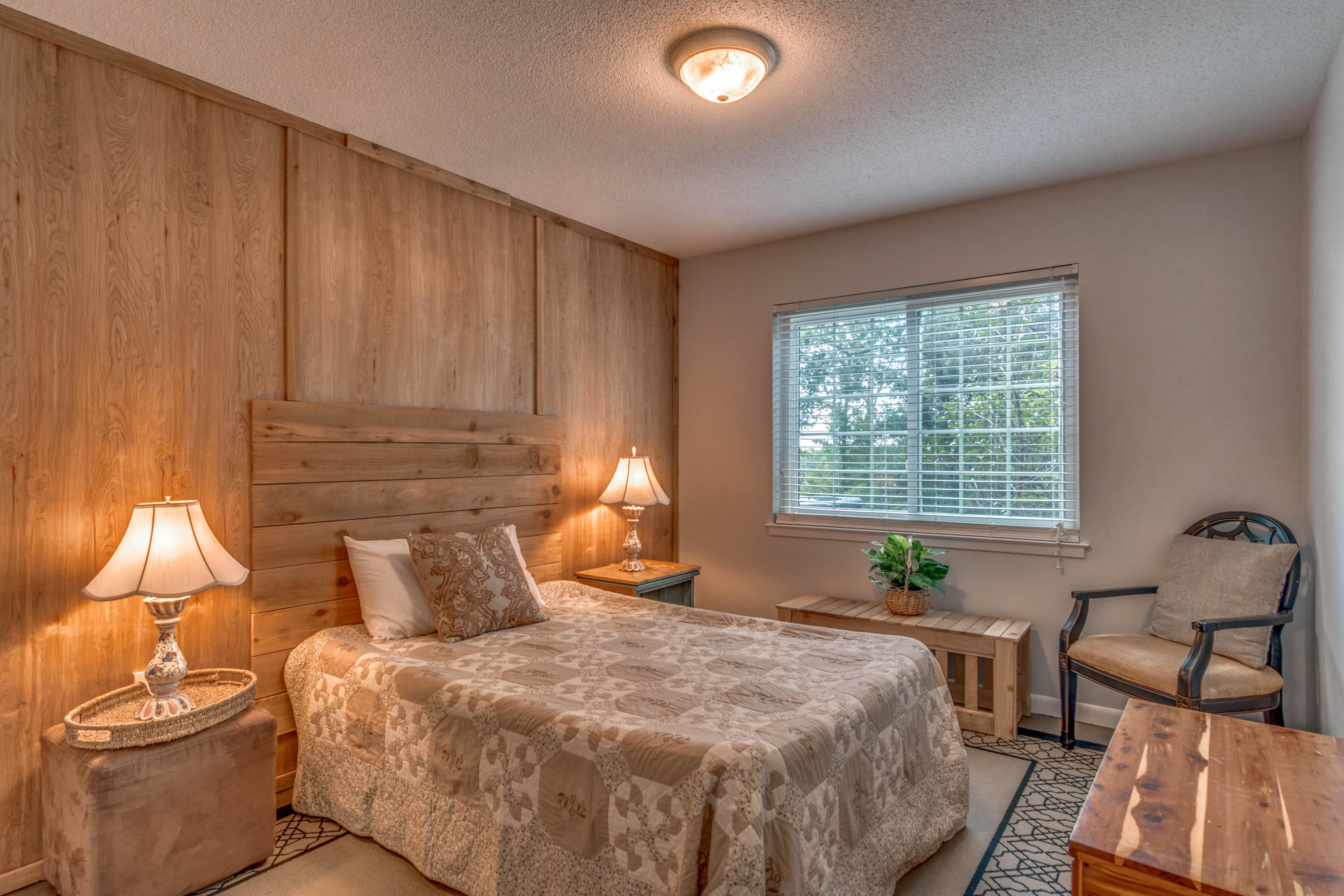 COUNTRY CLUB CONDO - Residential