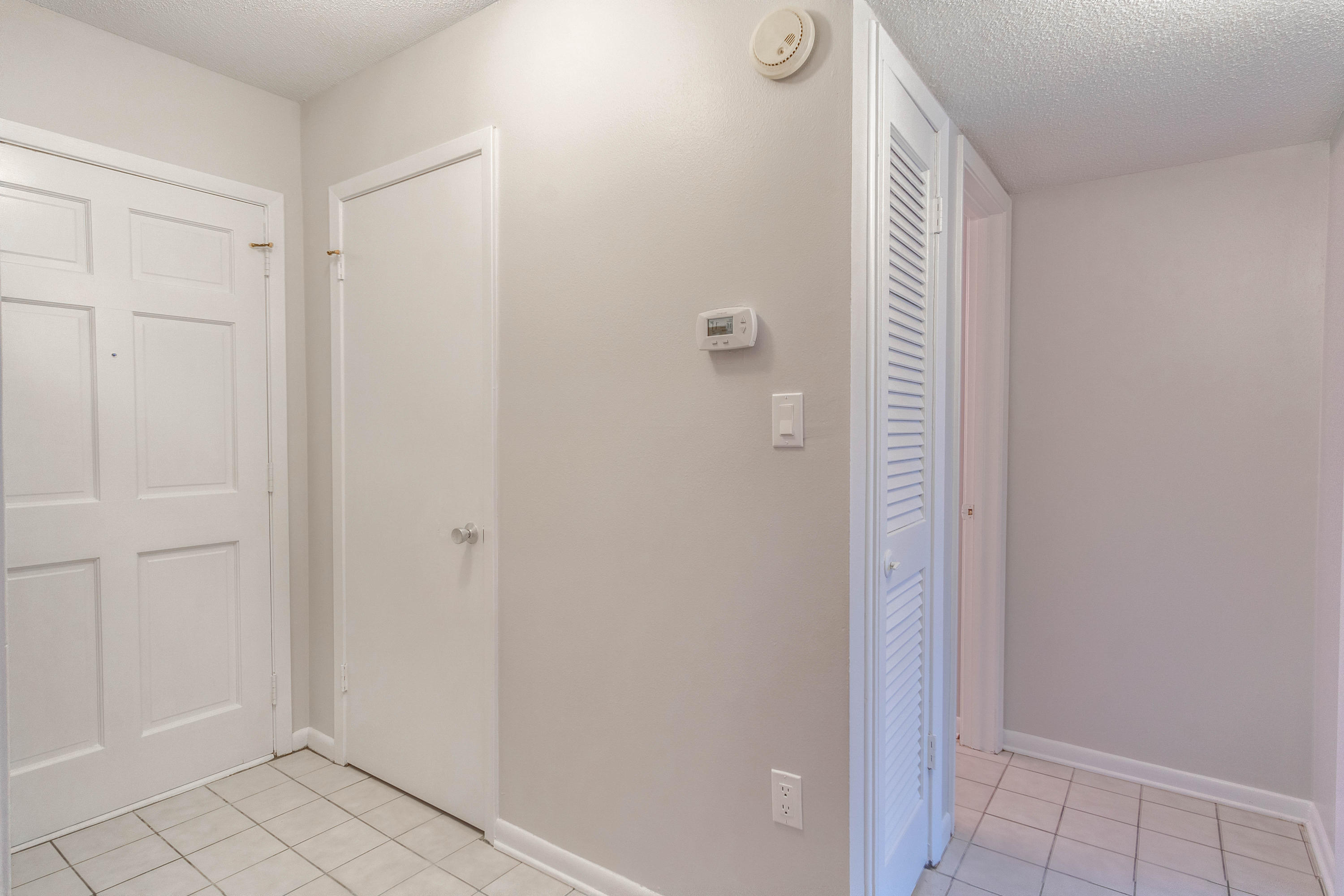 COUNTRY CLUB CONDO - Residential