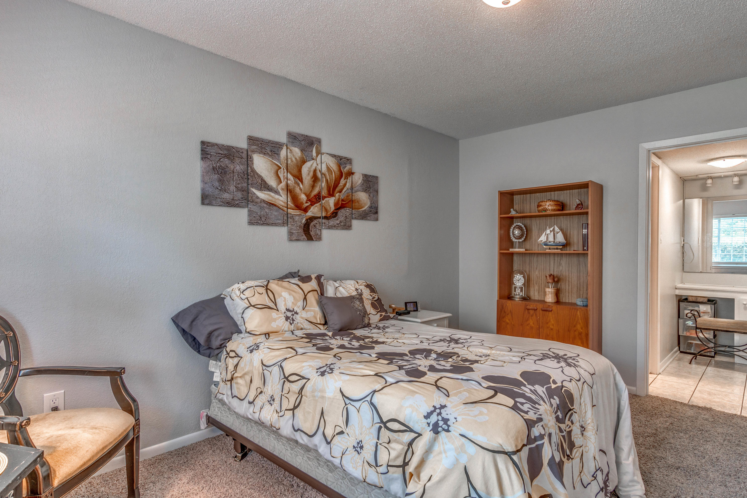 COUNTRY CLUB CONDO - Residential