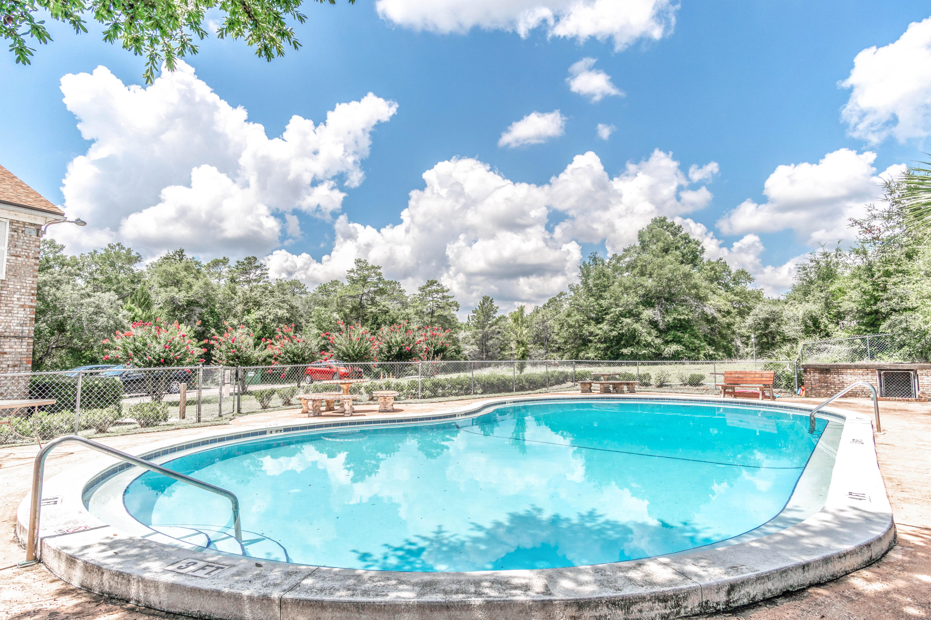 COUNTRY CLUB CONDO - Residential