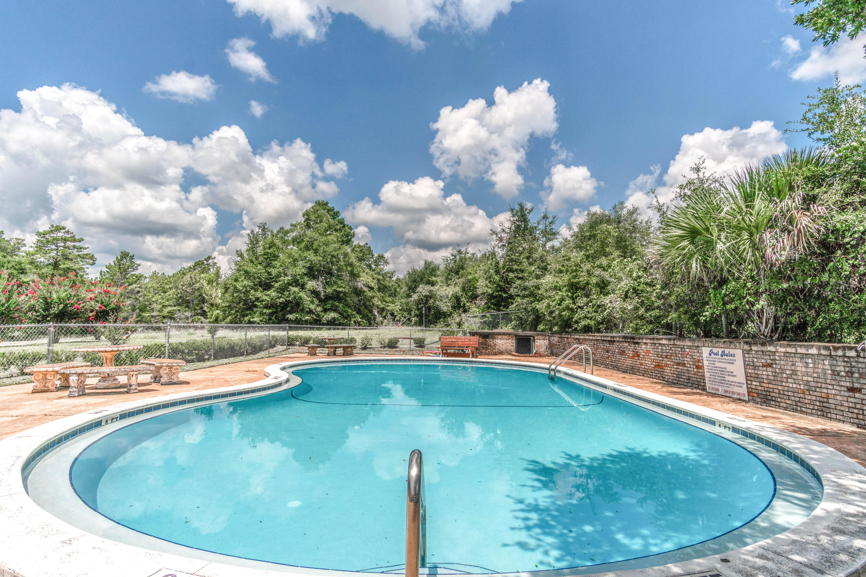 COUNTRY CLUB CONDO - Residential