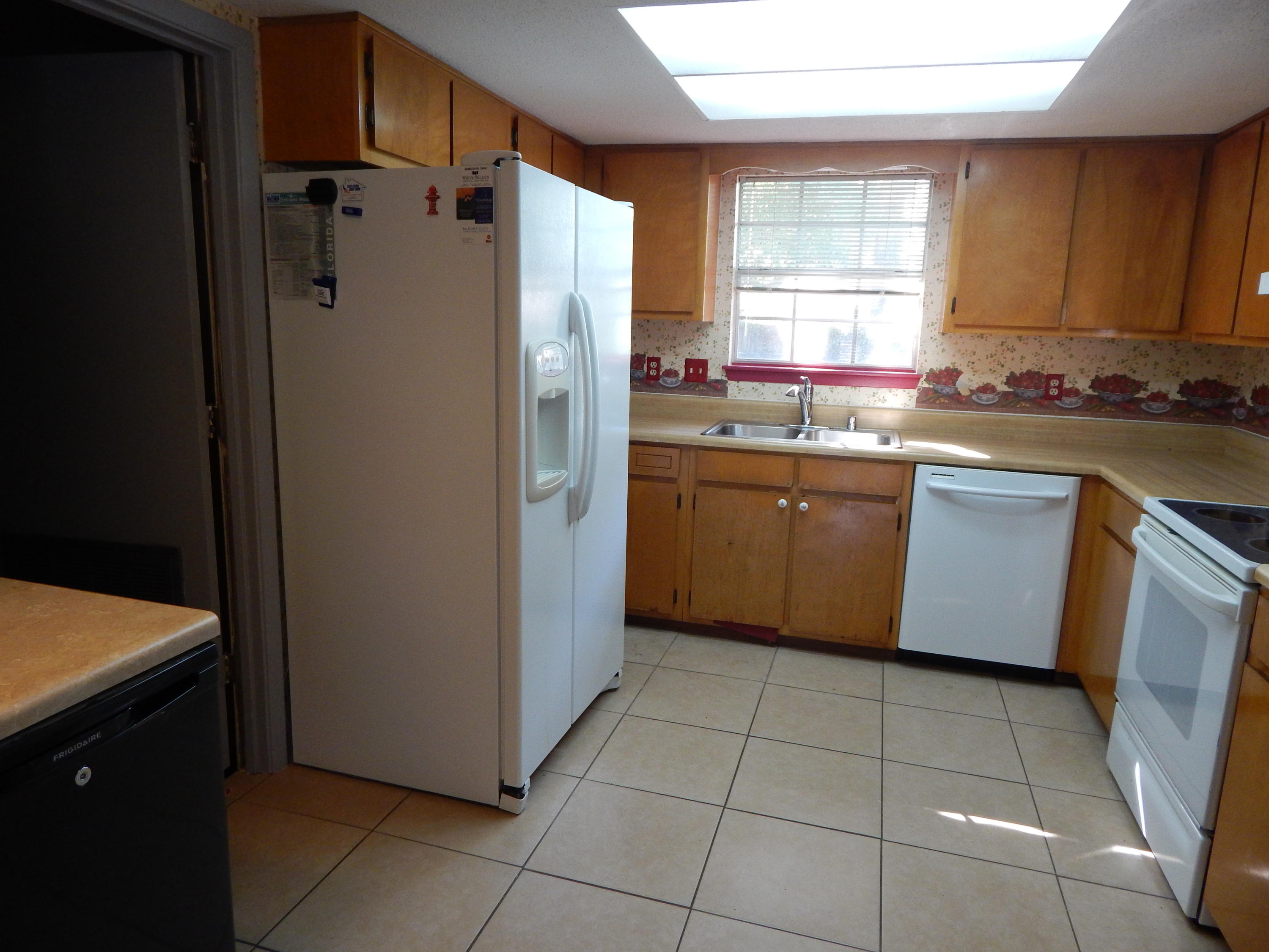 TANGLEWOOD S/D 1ST ADDN - Residential