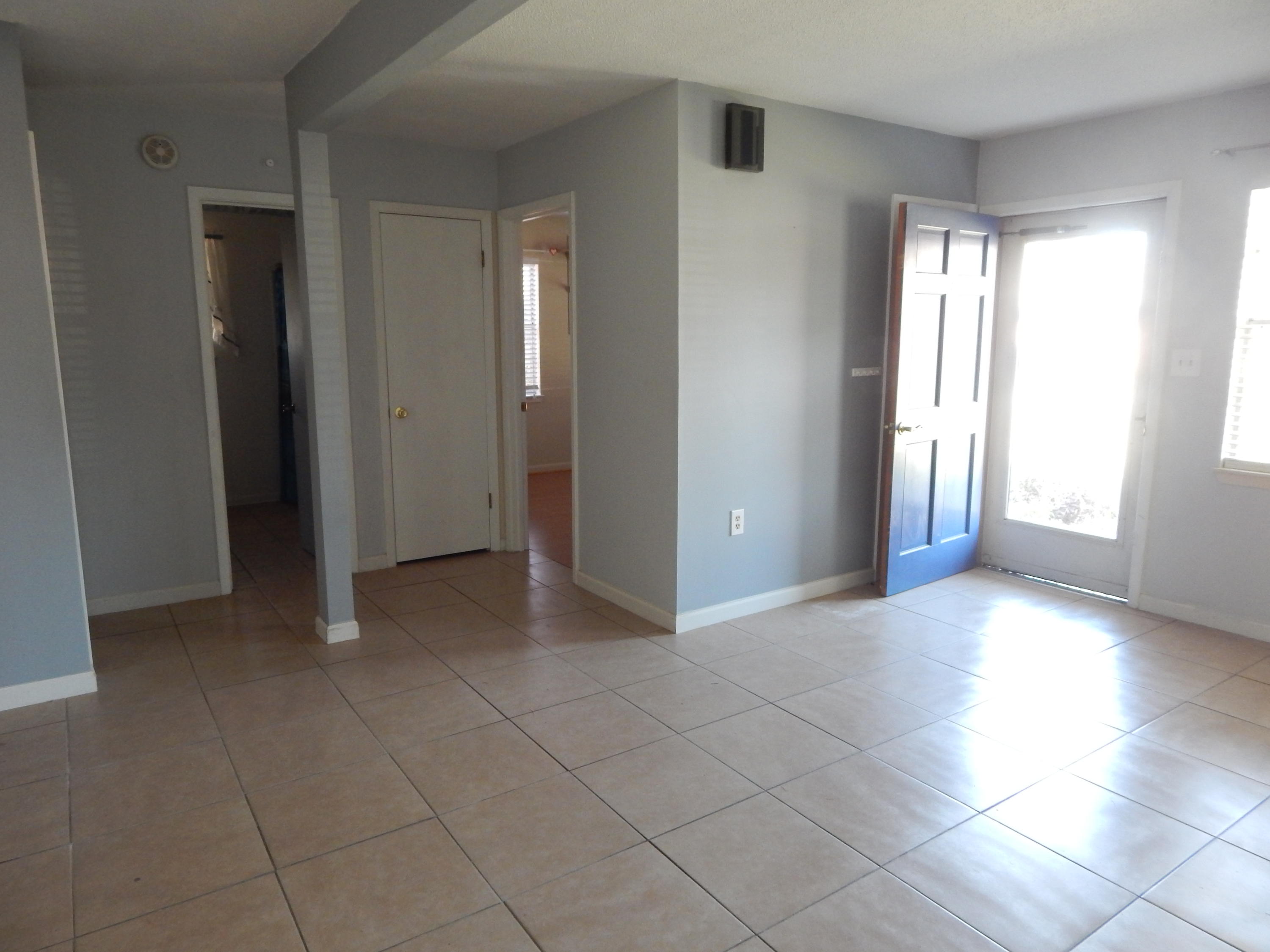 TANGLEWOOD S/D 1ST ADDN - Residential