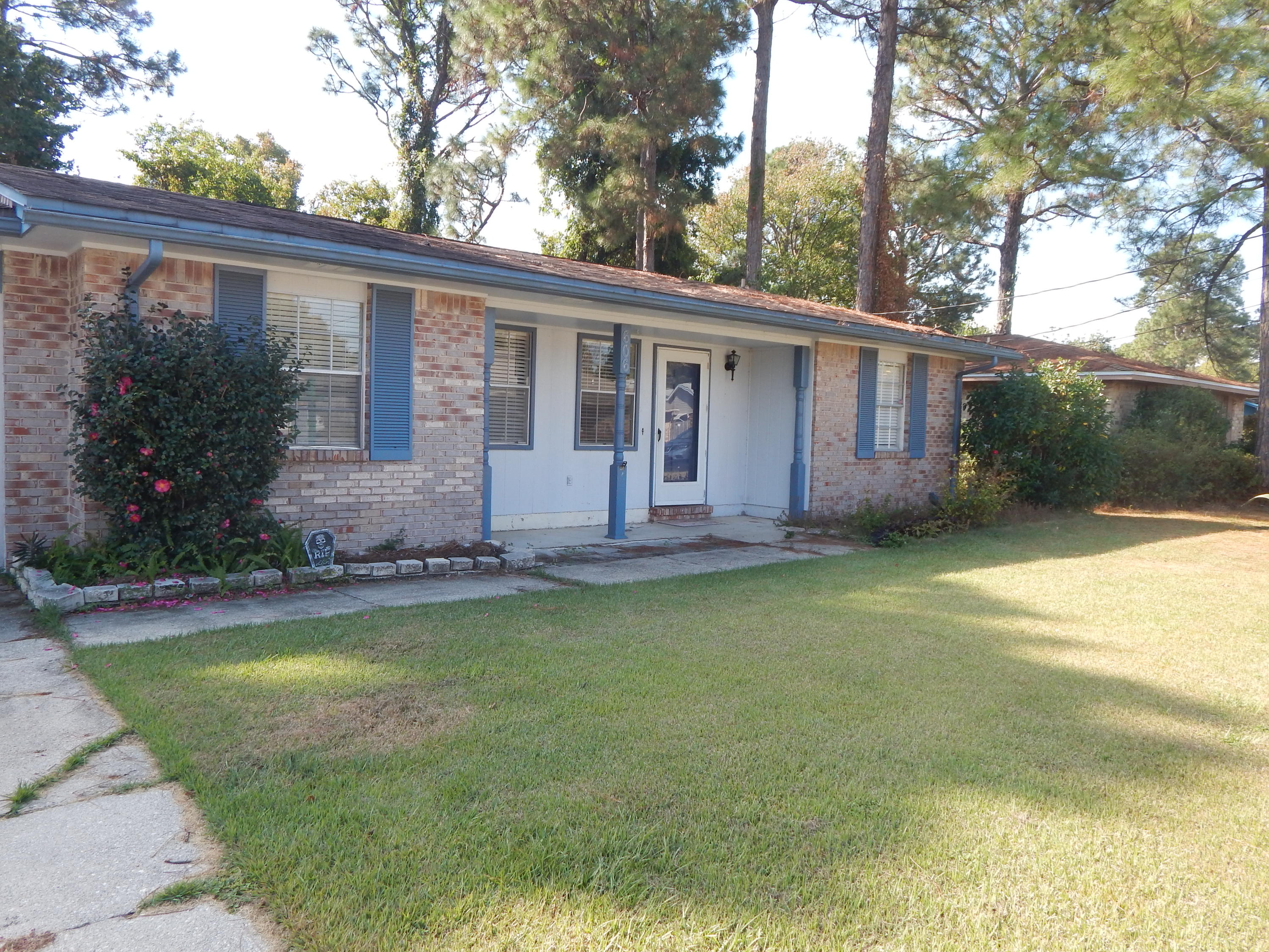 TANGLEWOOD S/D 1ST ADDN - Residential