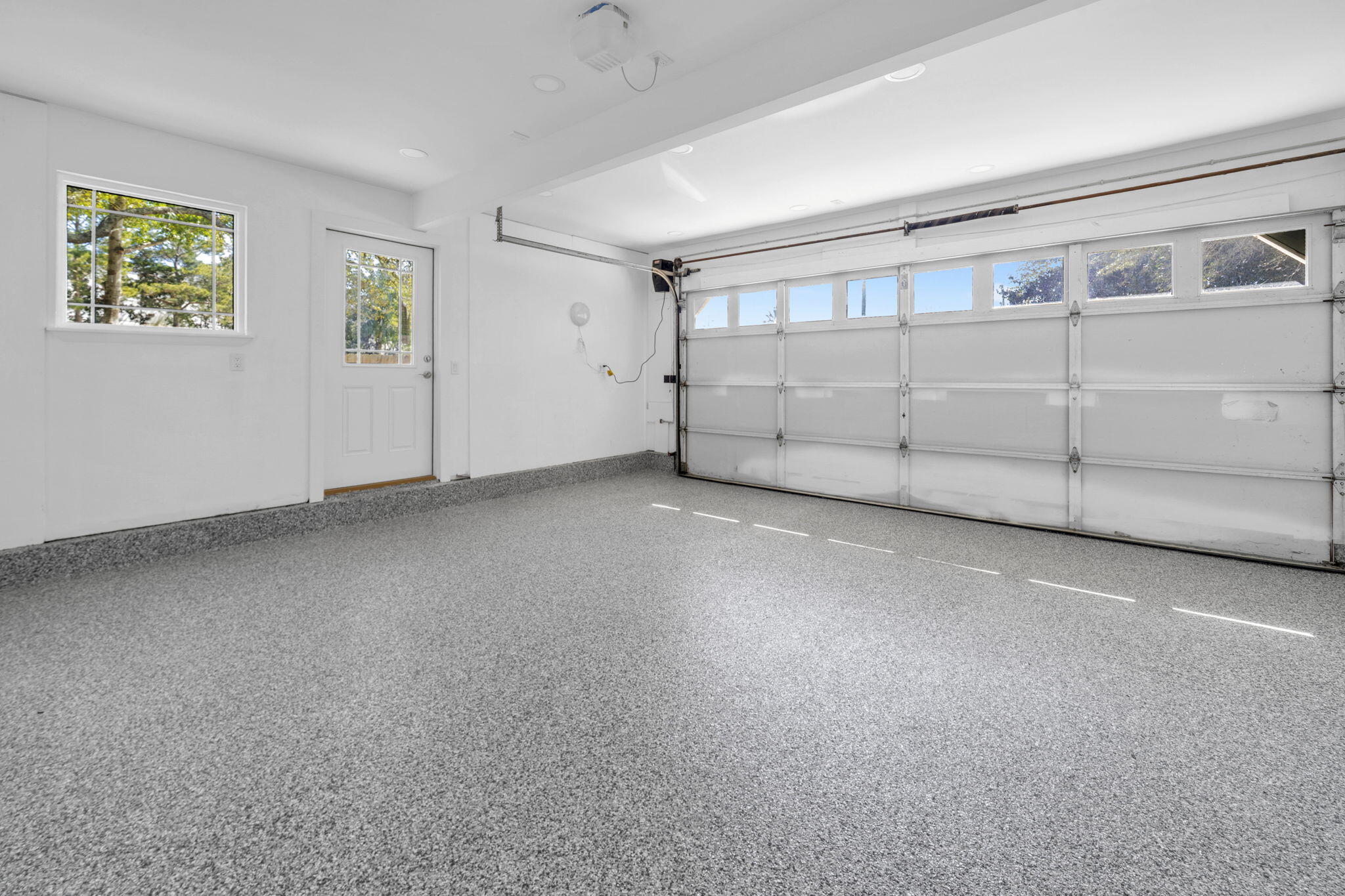 LAKESIDE VILLAS - Residential