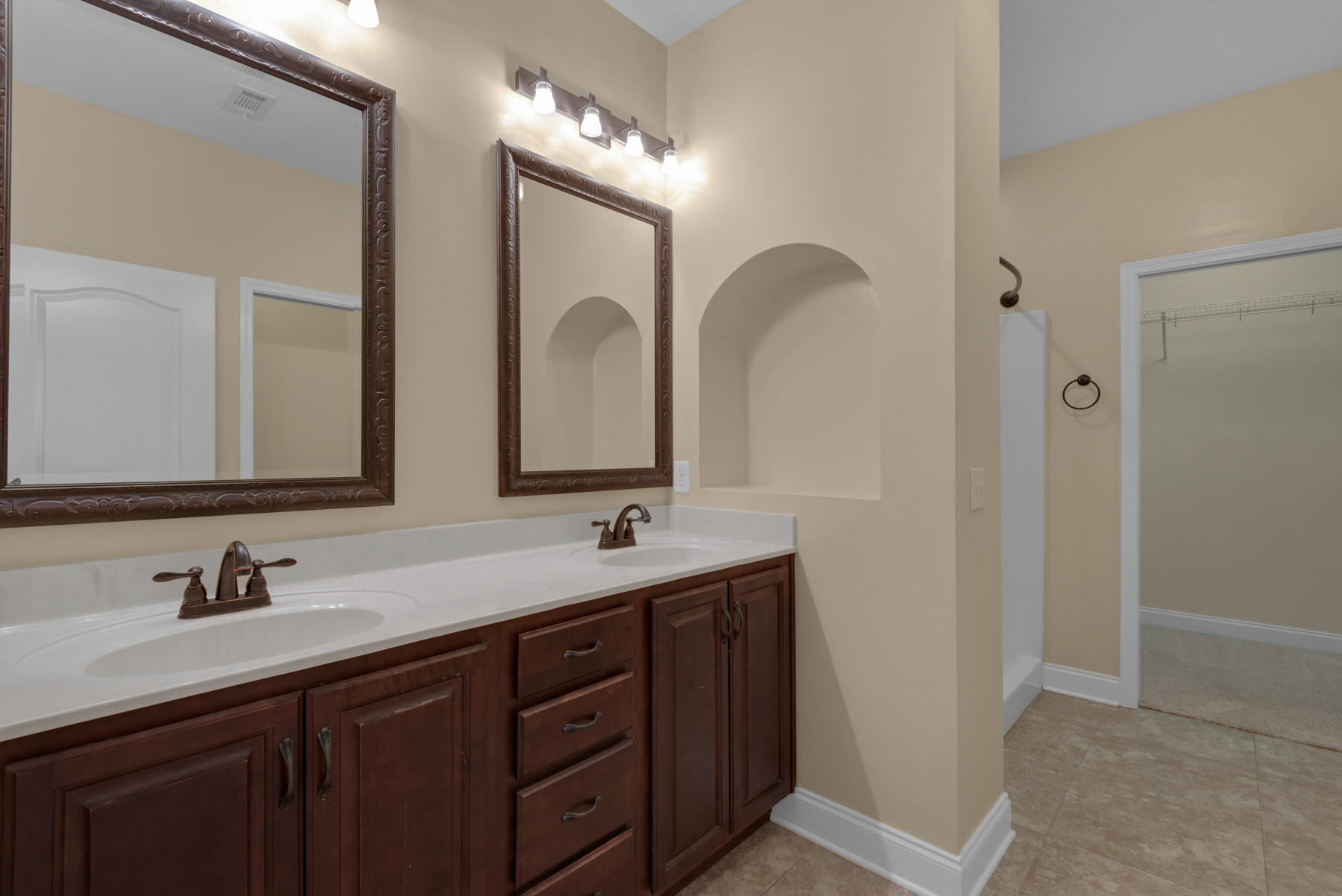 FOX VALLEY - Residential