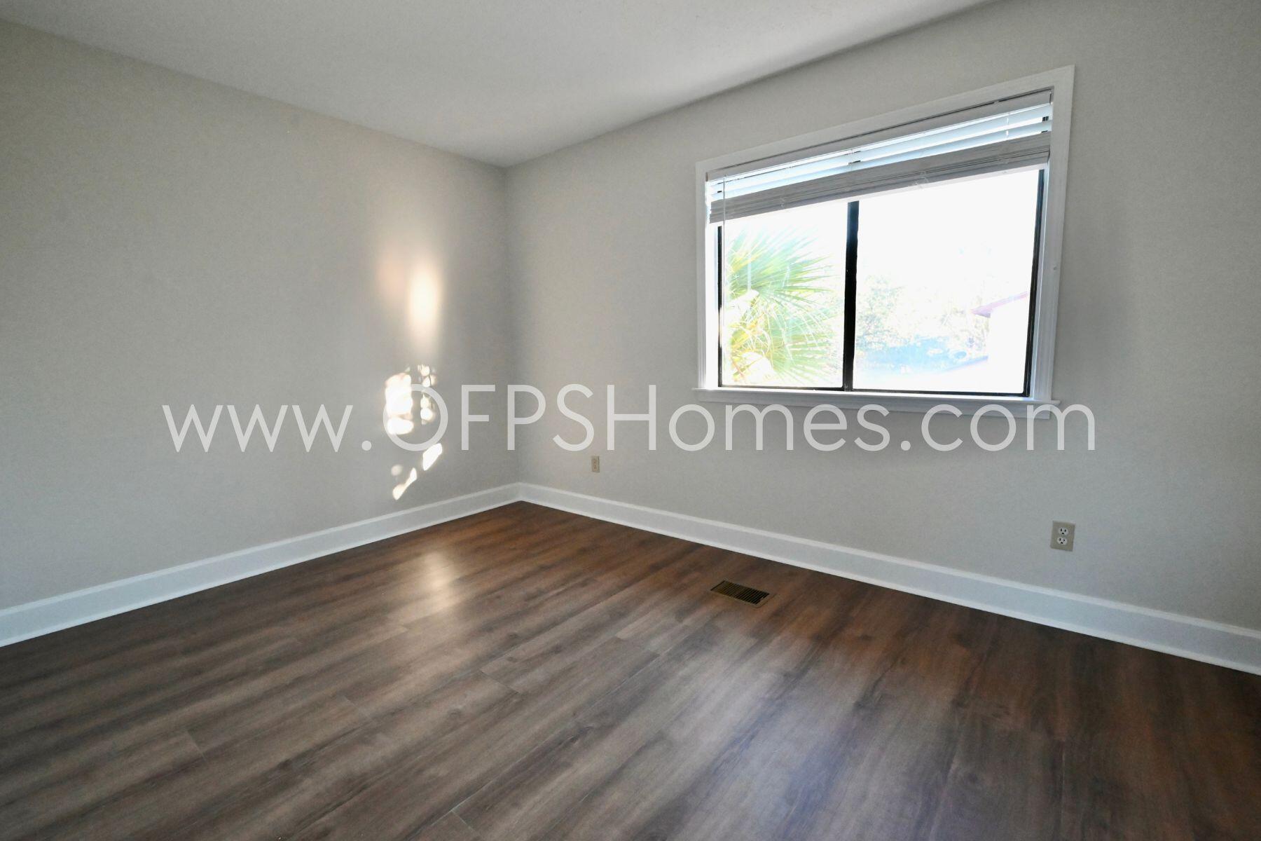 INDIAN HILLS - Residential Lease