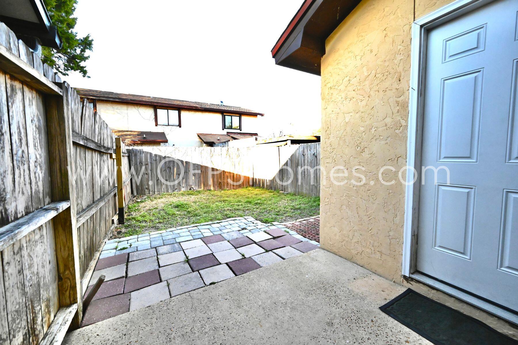 INDIAN HILLS - Residential Lease