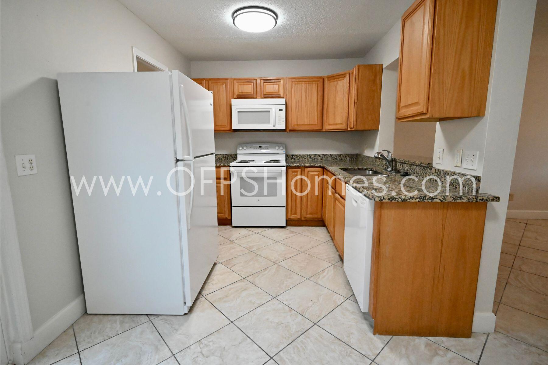 INDIAN HILLS - Residential Lease