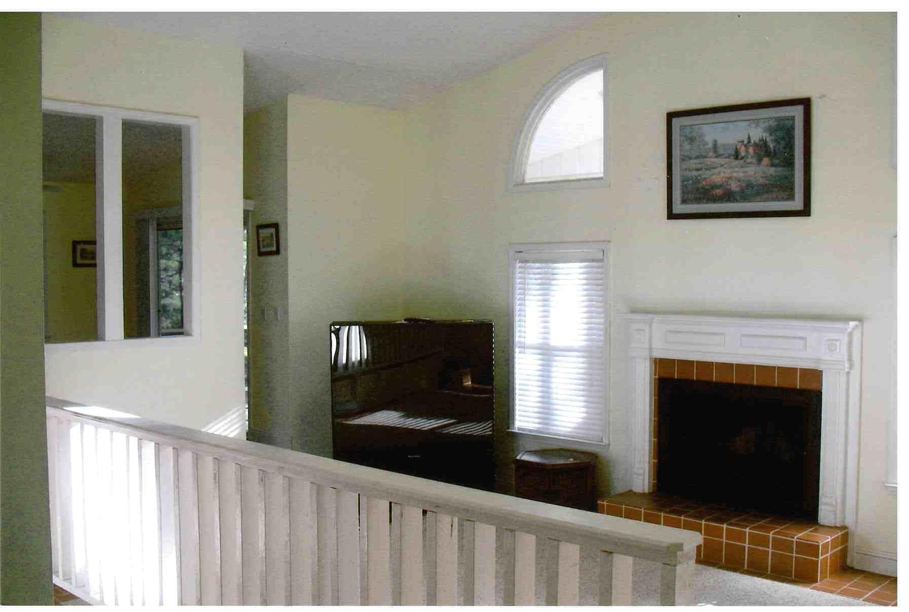 NO RECORDED SUBDIVISION - Land