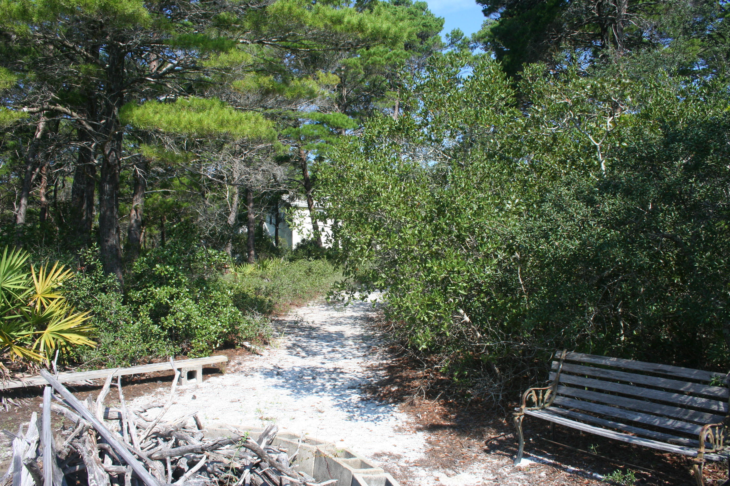 NO RECORDED SUBDIVISION - Land