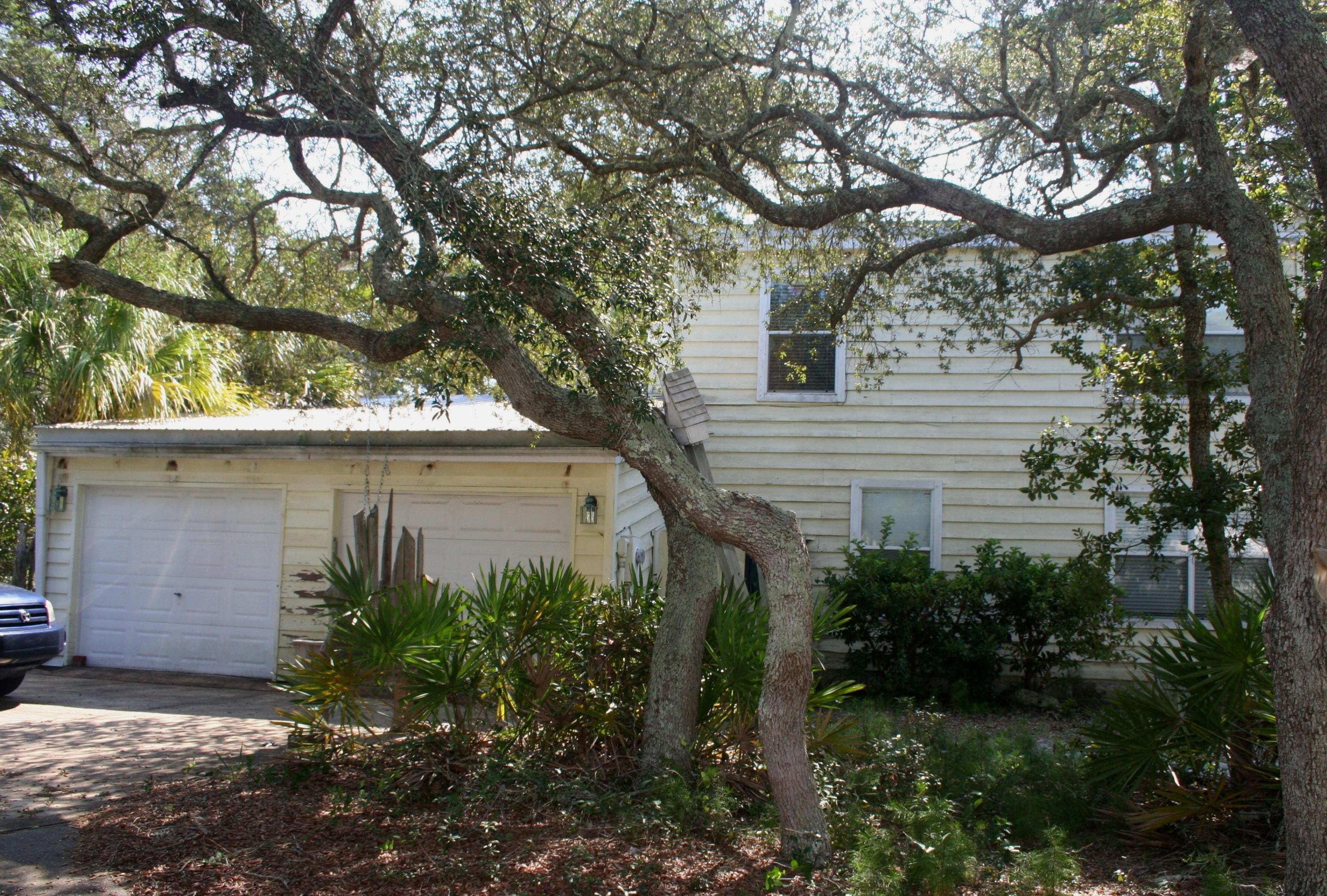 NO RECORDED SUBDIVISION - Land