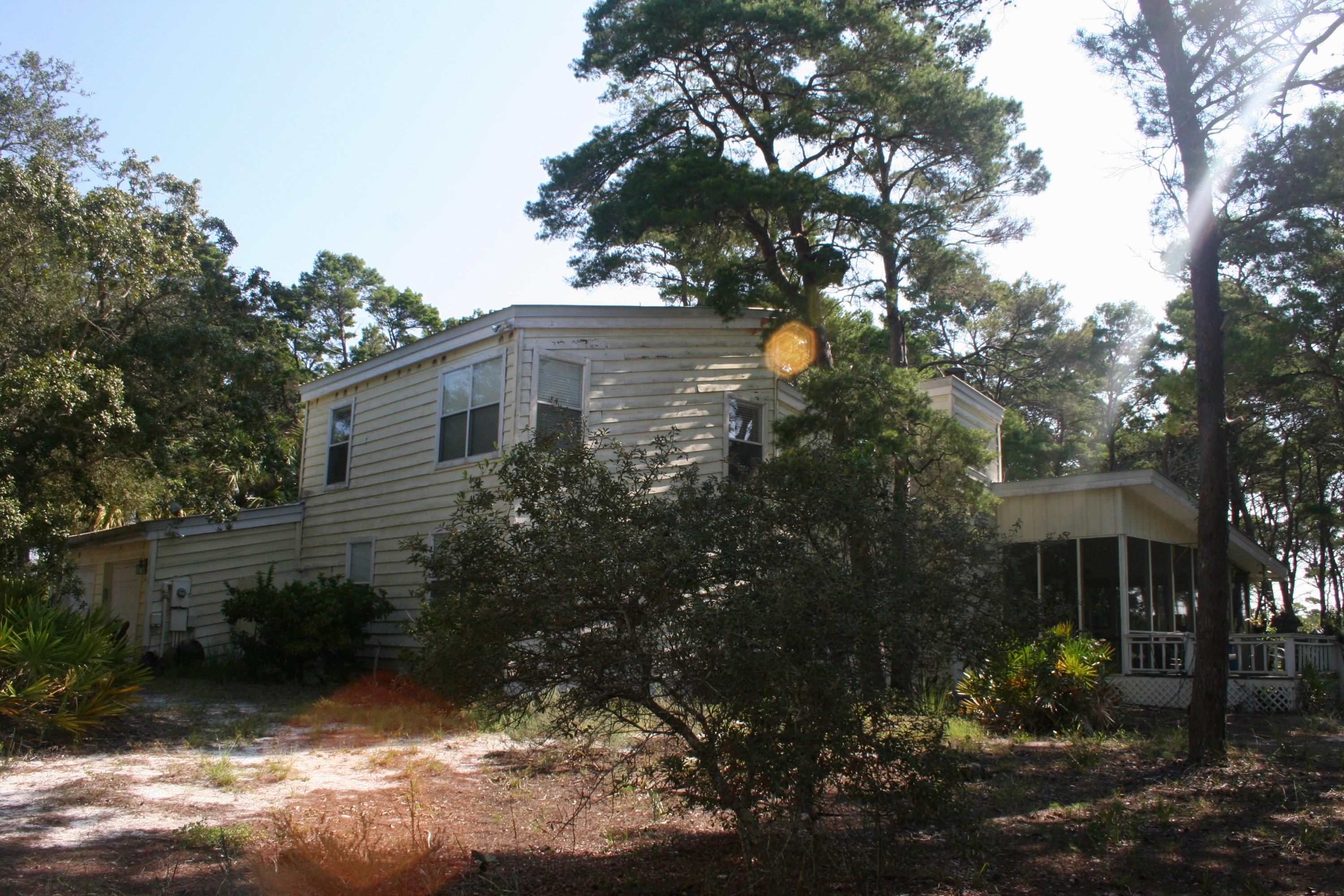 NO RECORDED SUBDIVISION - Land