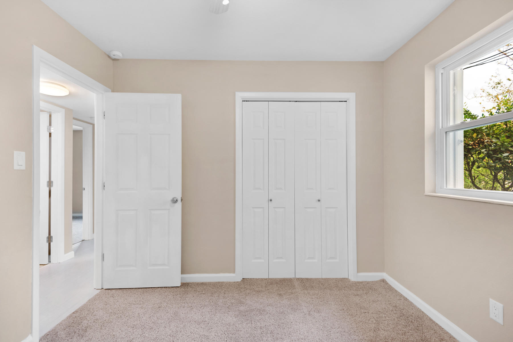 HOWARD S/D LOT 24 - Residential