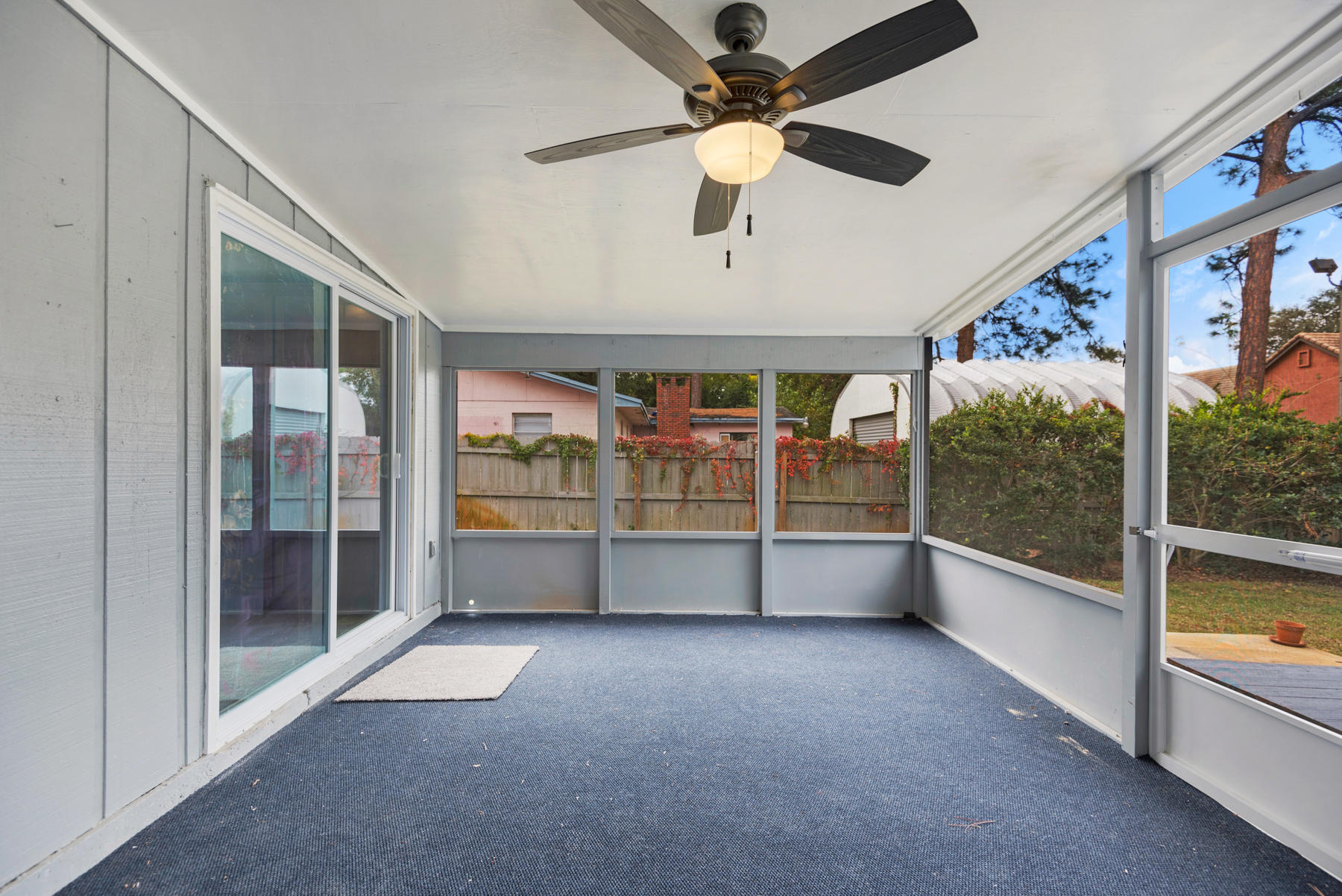 HOWARD S/D LOT 24 - Residential