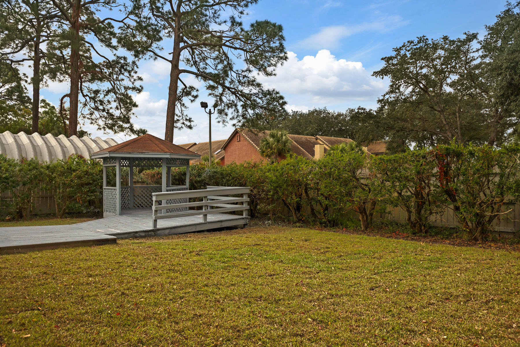 HOWARD S/D LOT 24 - Residential