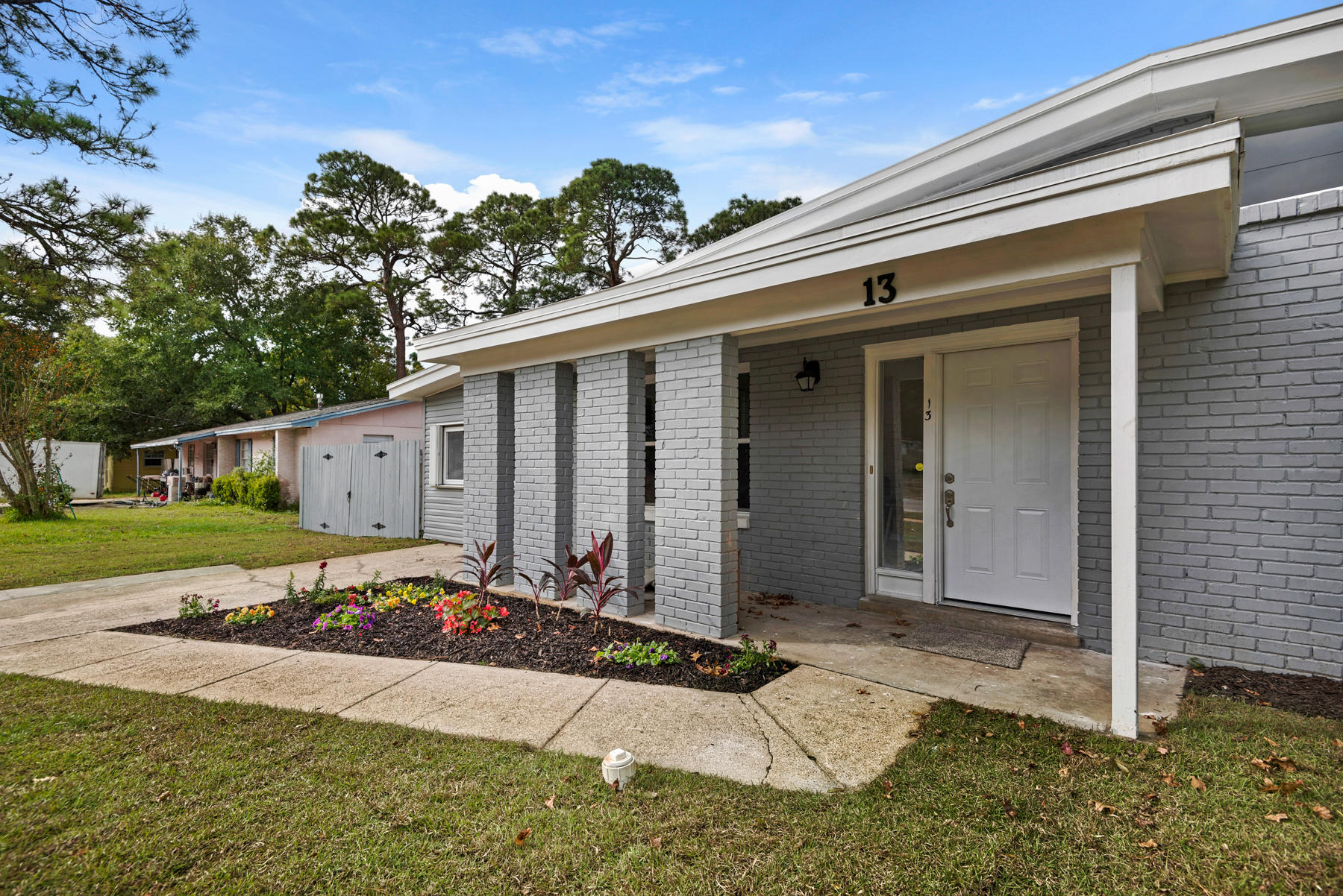 HOWARD S/D LOT 24 - Residential