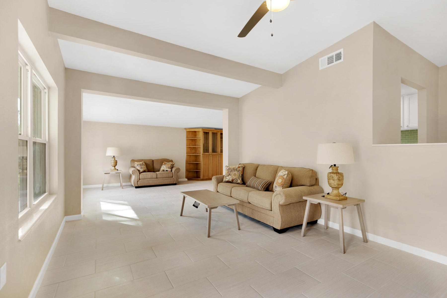 HOWARD S/D LOT 24 - Residential