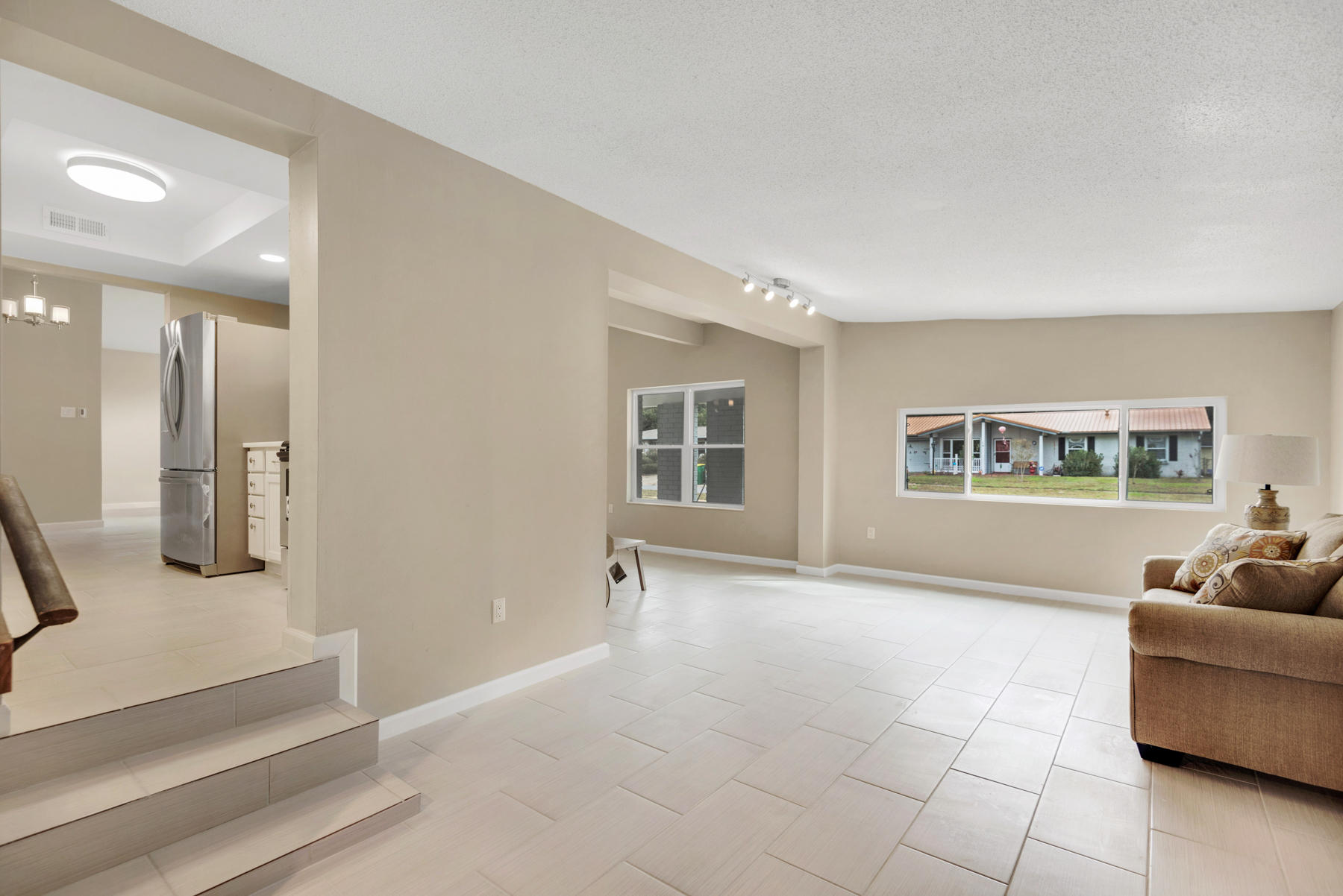 HOWARD S/D LOT 24 - Residential