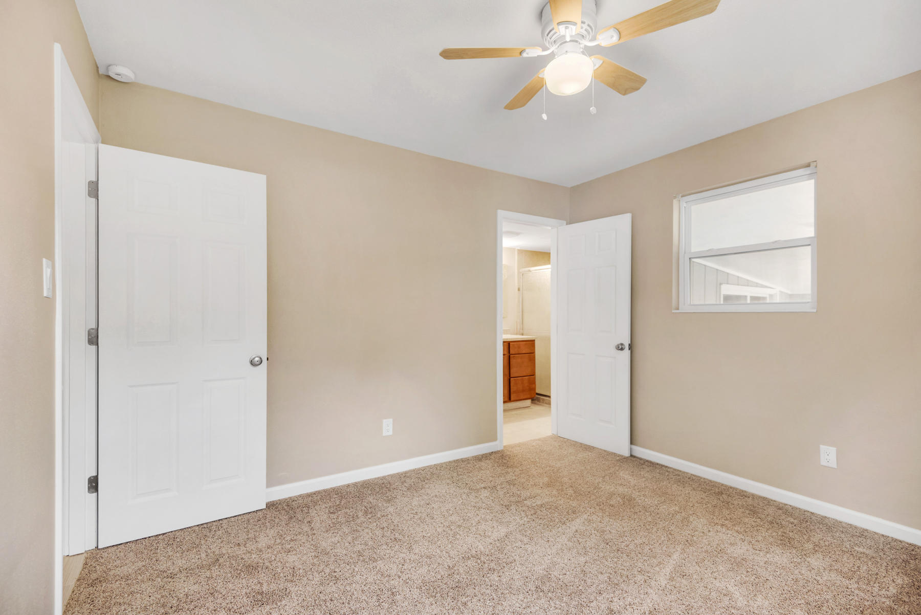 HOWARD S/D LOT 24 - Residential