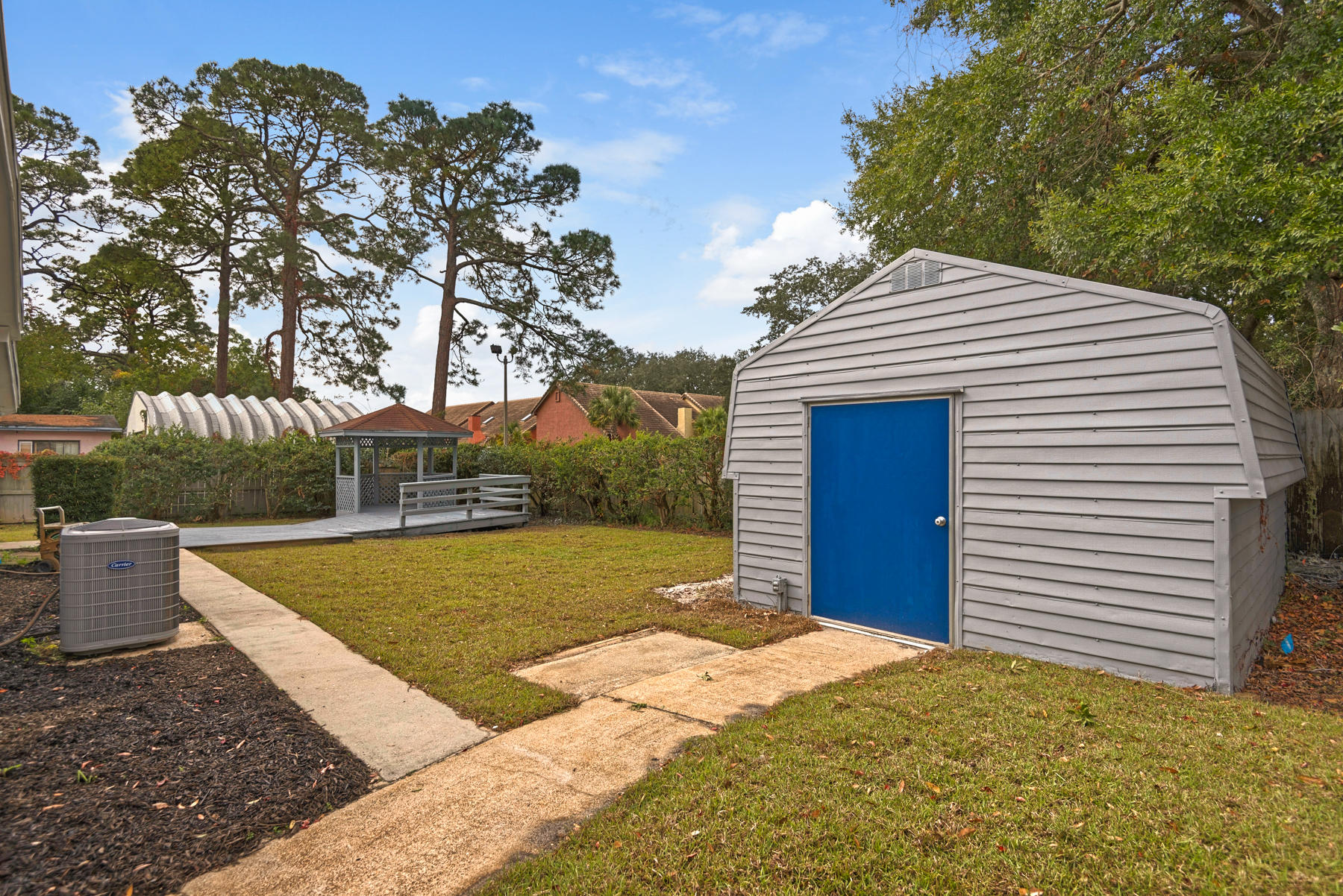 HOWARD S/D LOT 24 - Residential