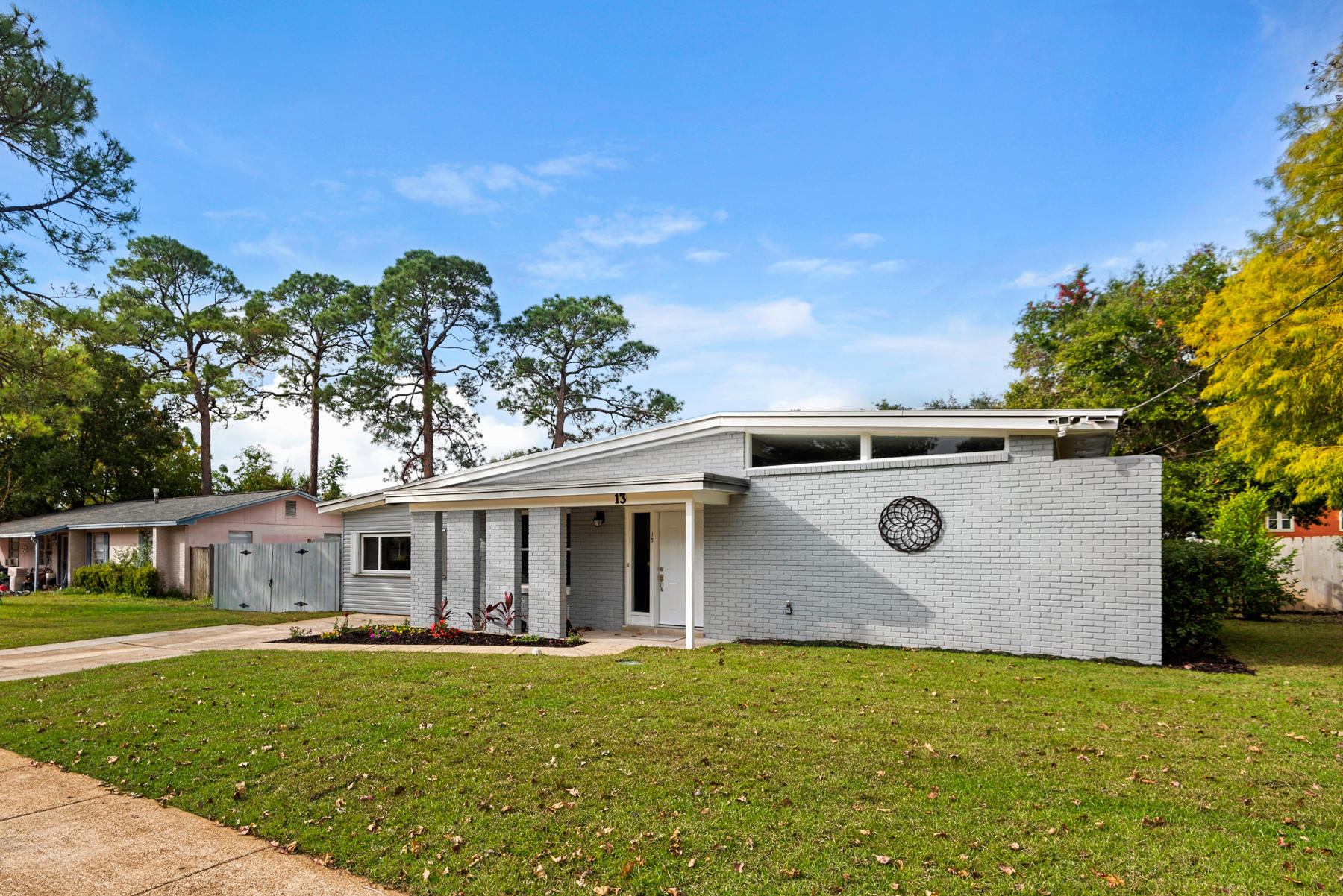 HOWARD S/D LOT 24 - Residential