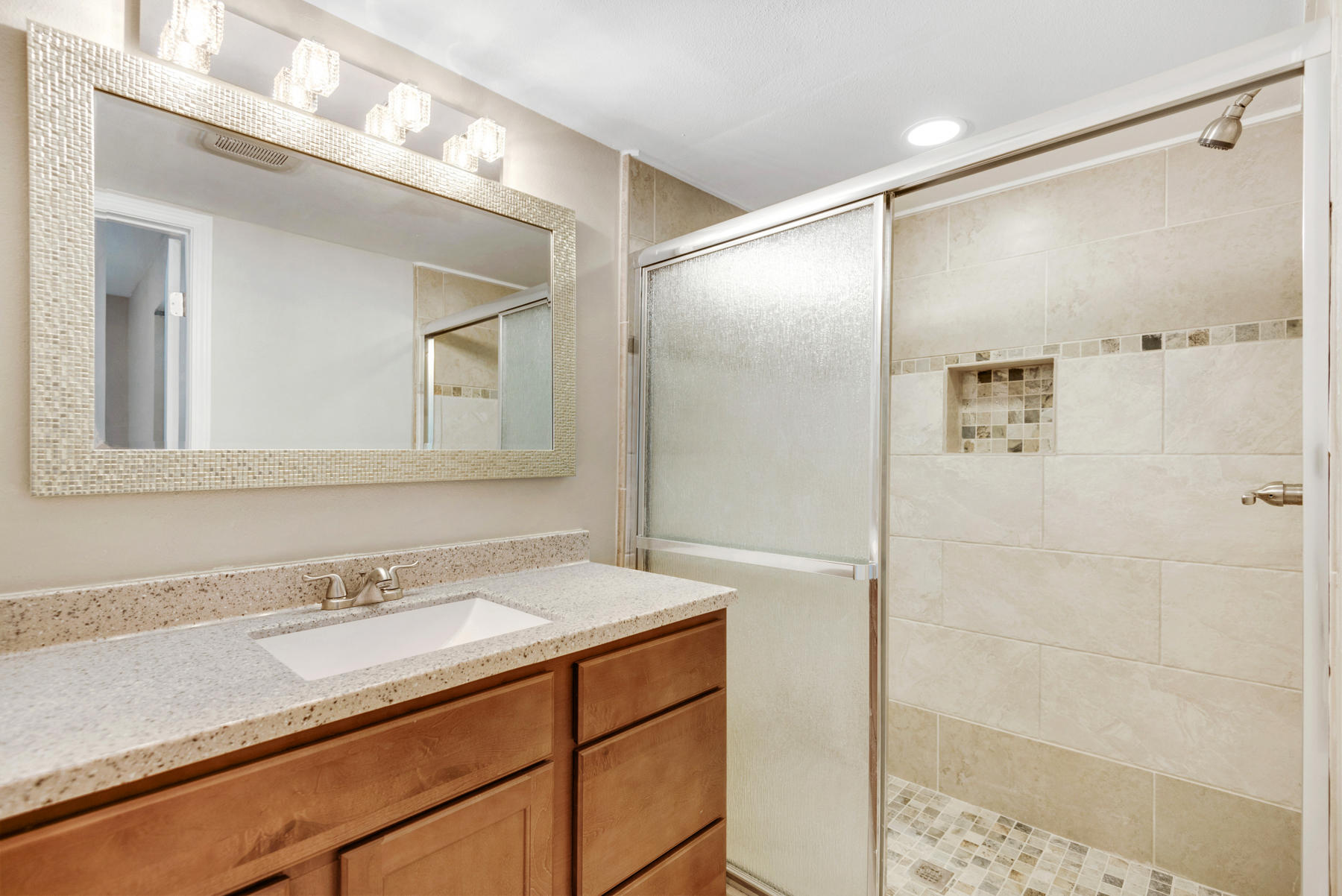 HOWARD S/D LOT 24 - Residential