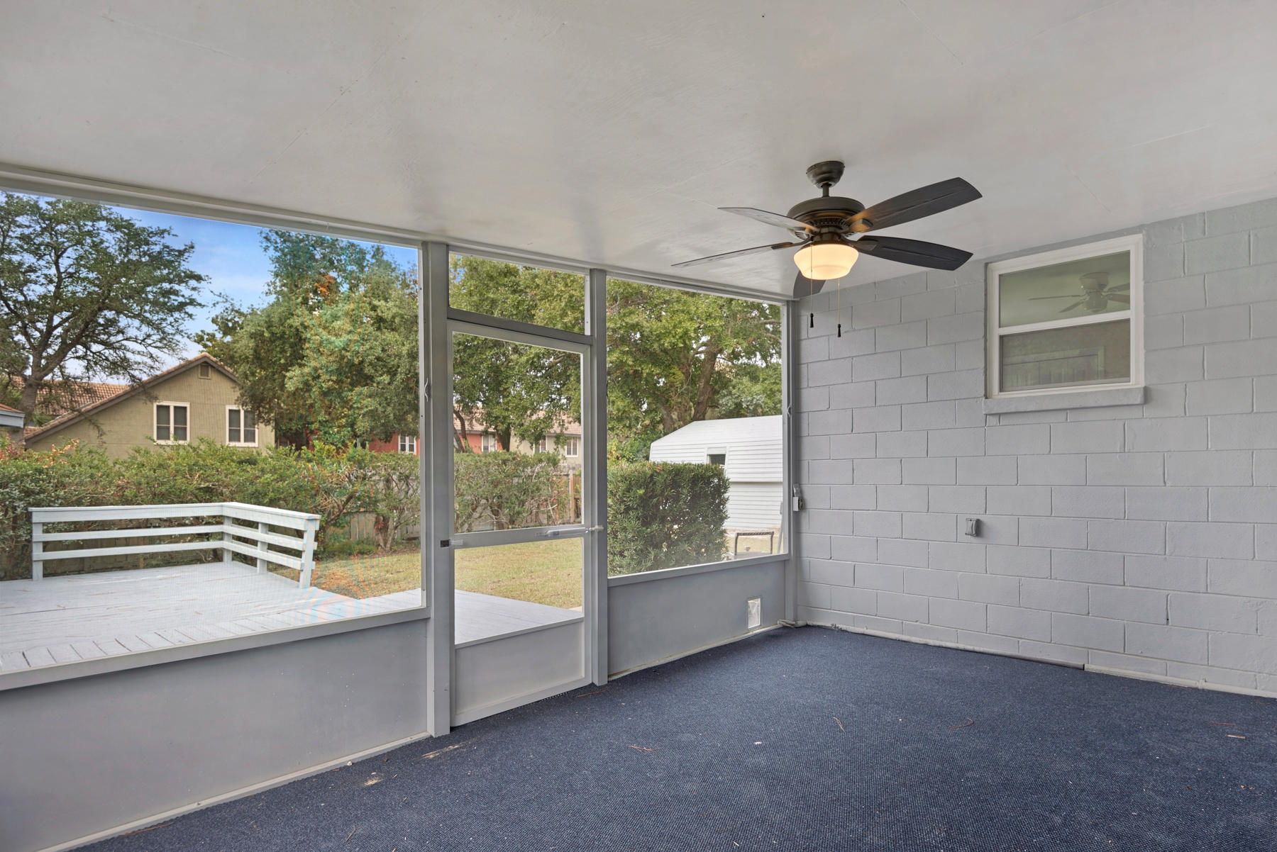 HOWARD S/D LOT 24 - Residential