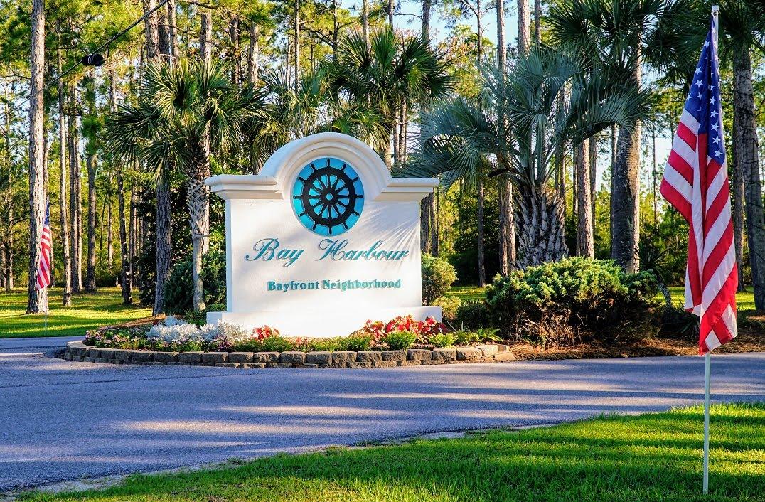 BAY HARBOUR - Land