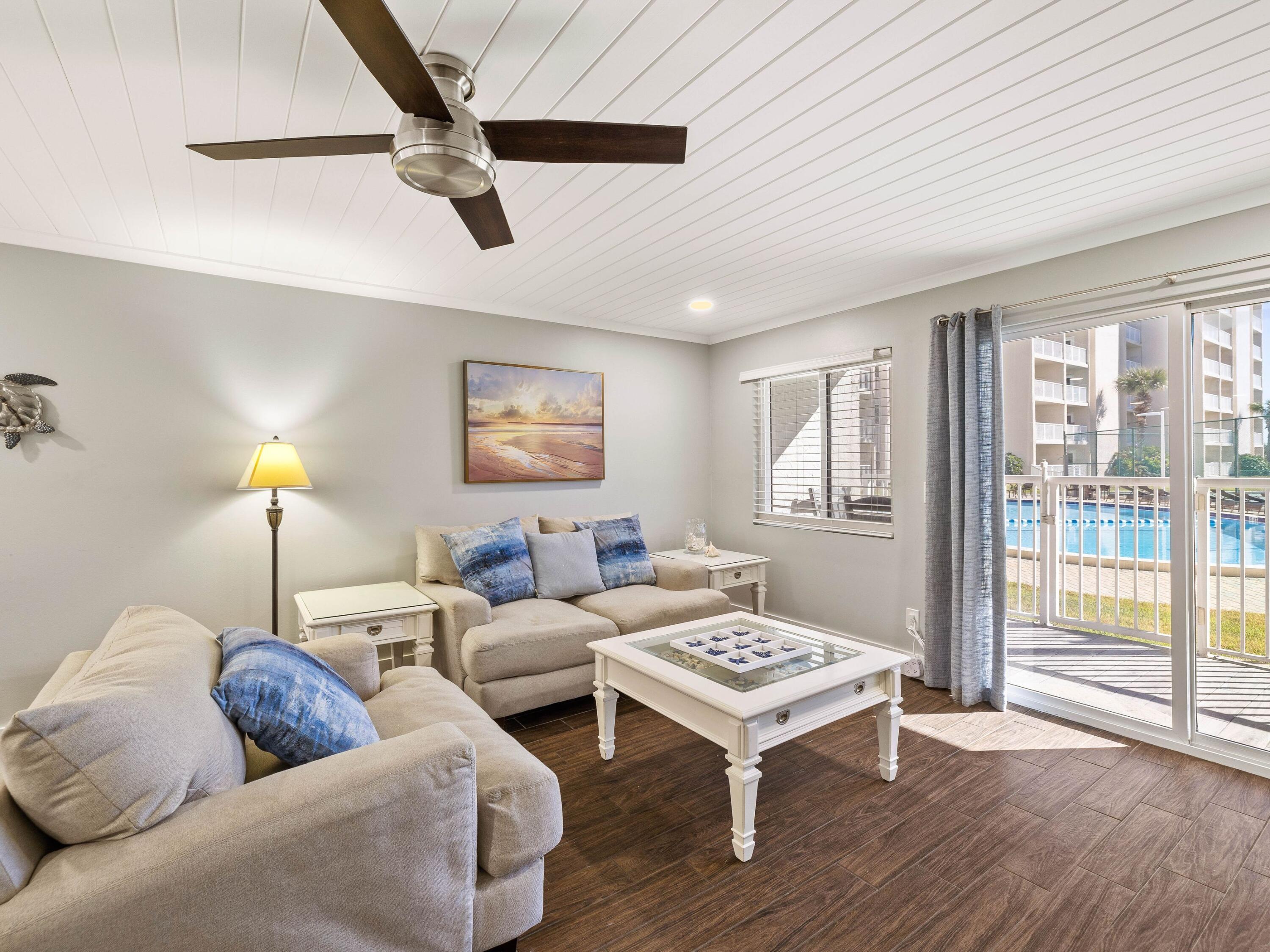 HOLIDAY SURF & RACQUET CLUB - Residential