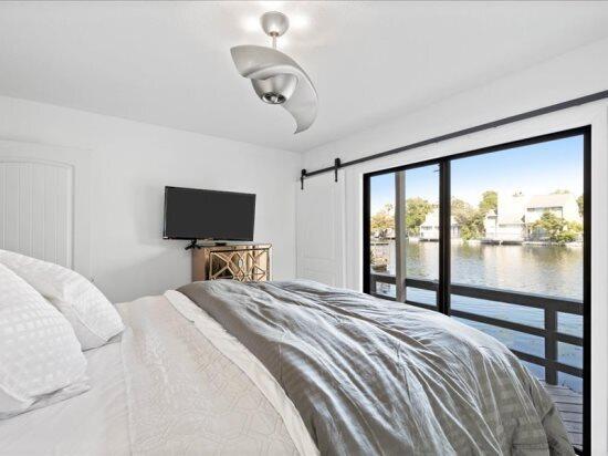 LINKSIDE VILLAGE UNIT 1 - Residential Lease