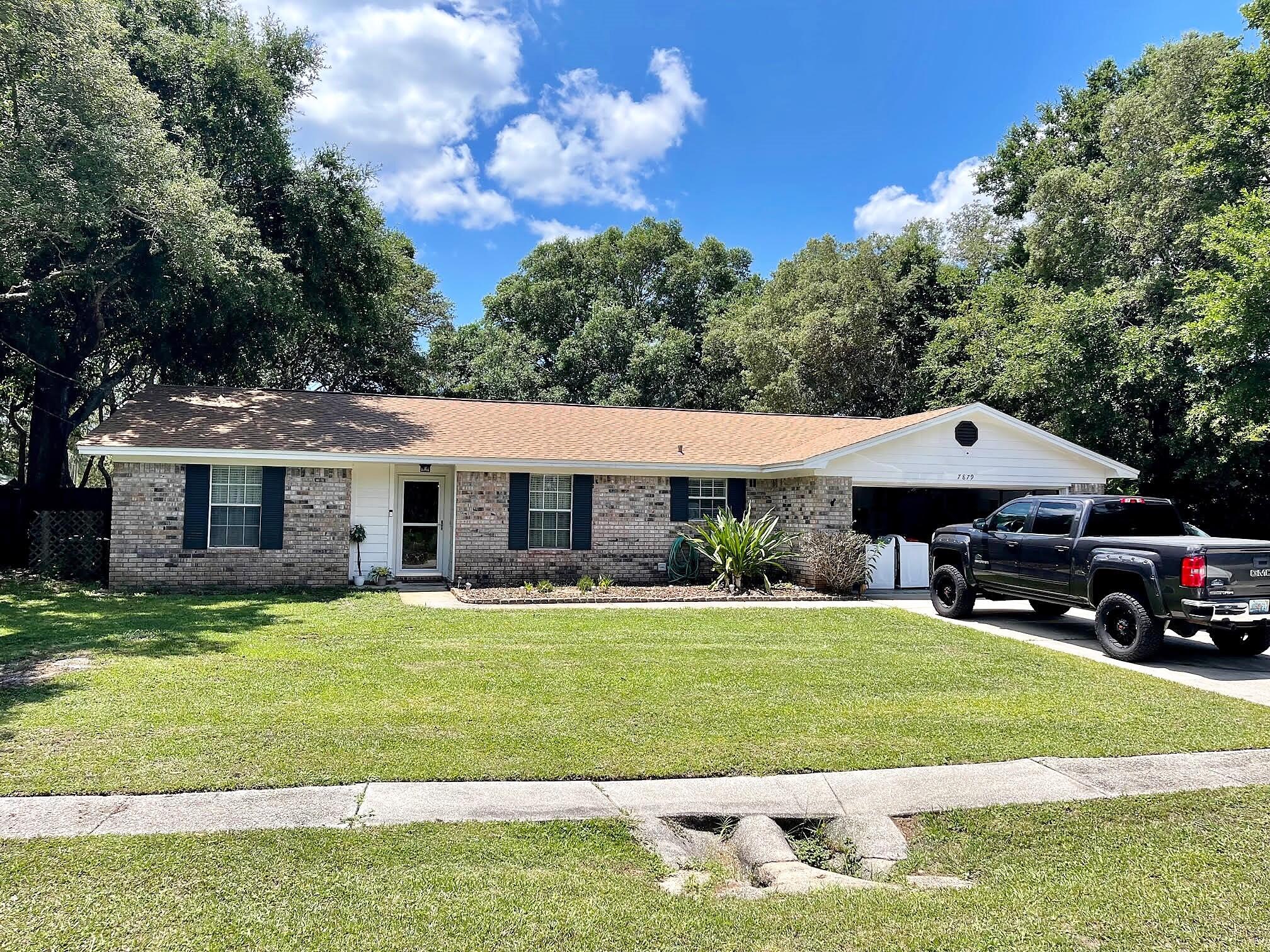 COUNTRY BREEZE ESTATES - Residential