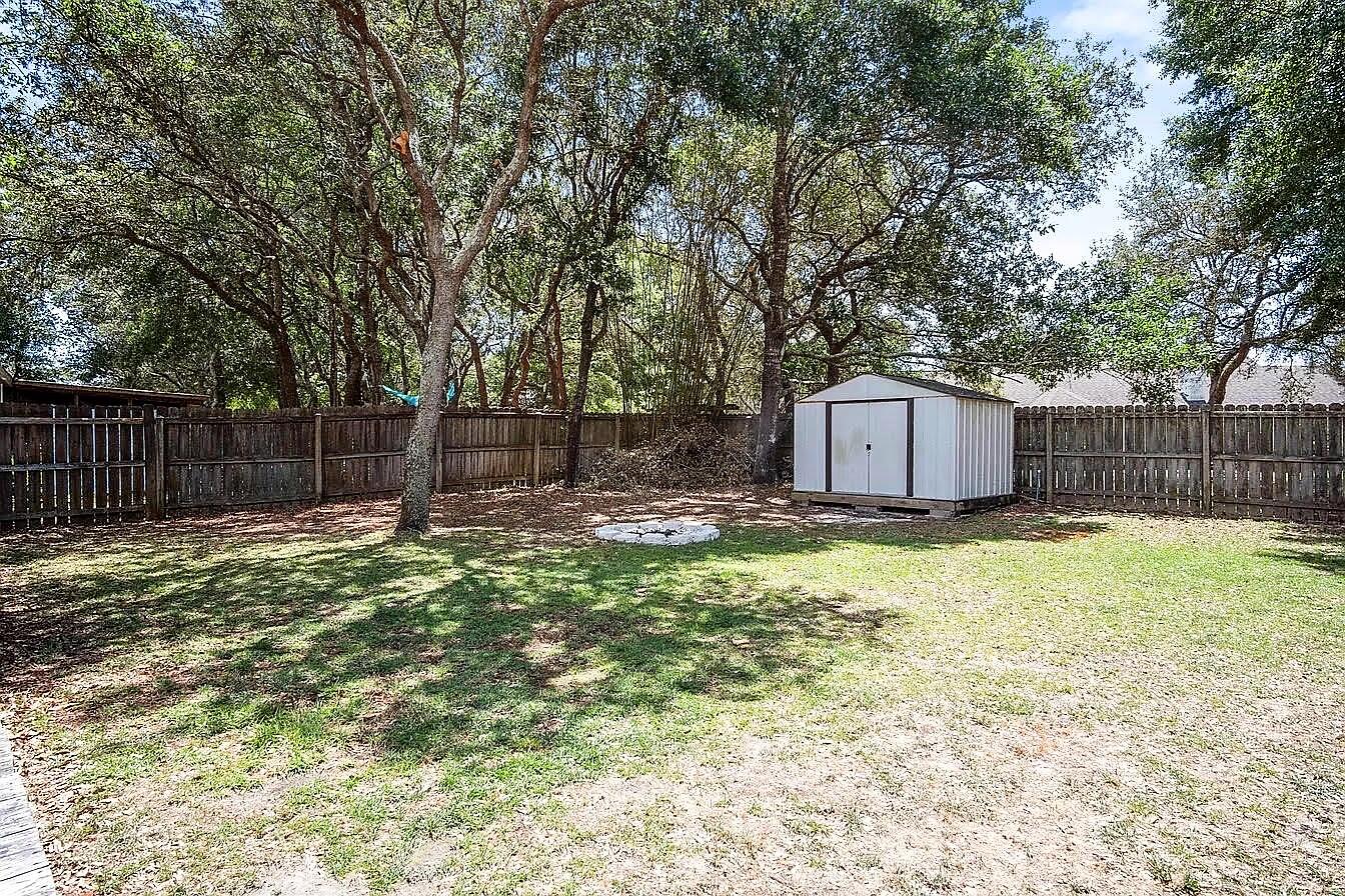 COUNTRY BREEZE ESTATES - Residential