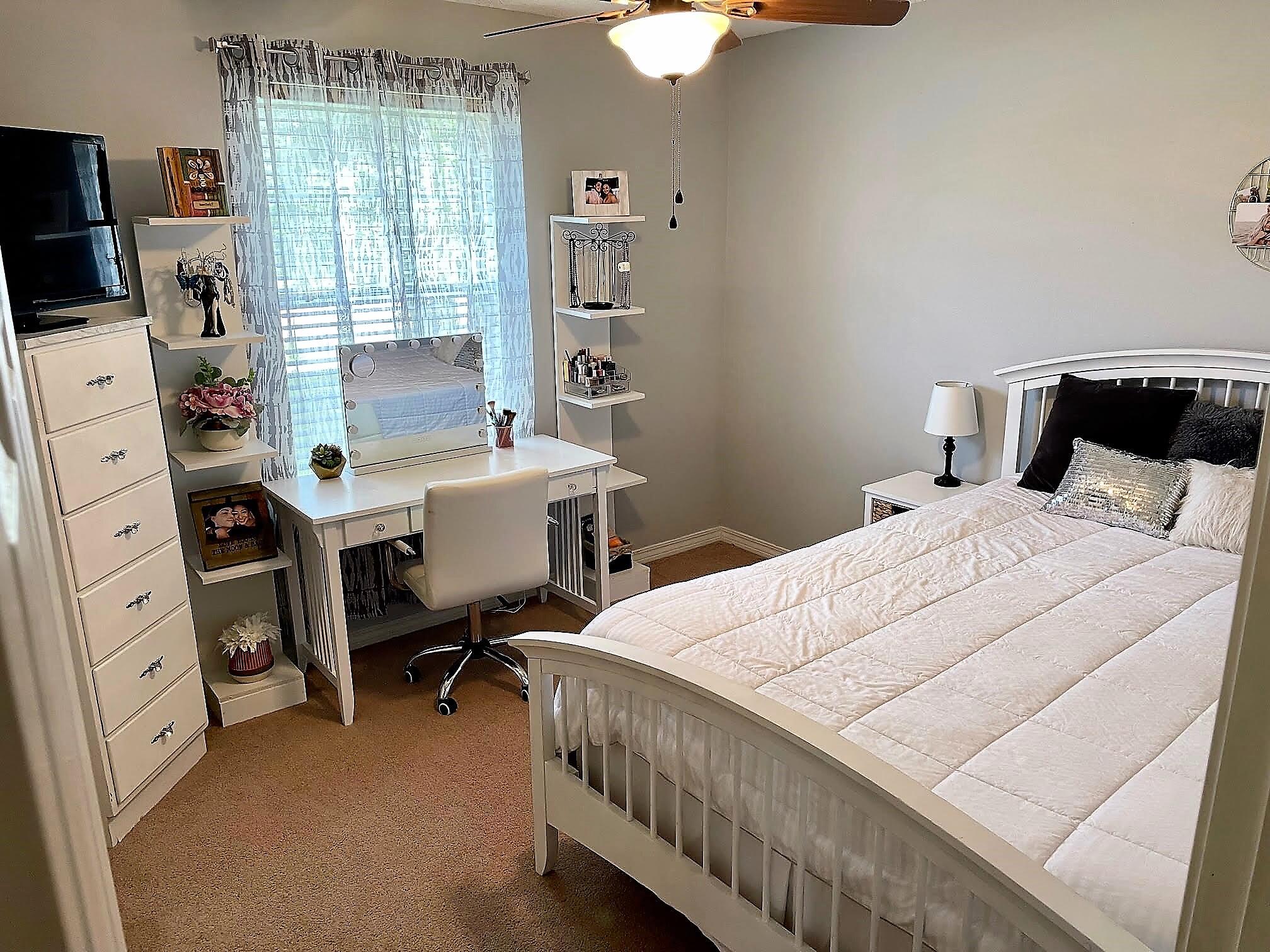 COUNTRY BREEZE ESTATES - Residential