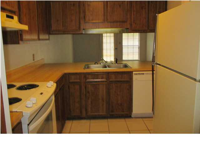 CLASSIC MANOR - Residential Lease