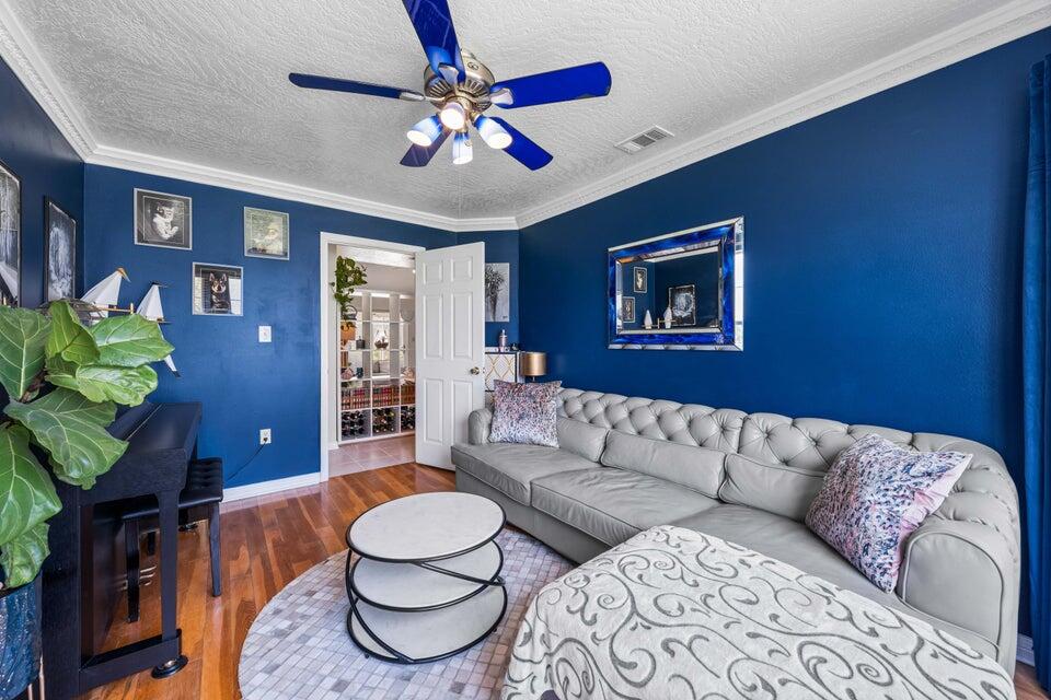 RIDGE WOOD MANOR - Residential Lease