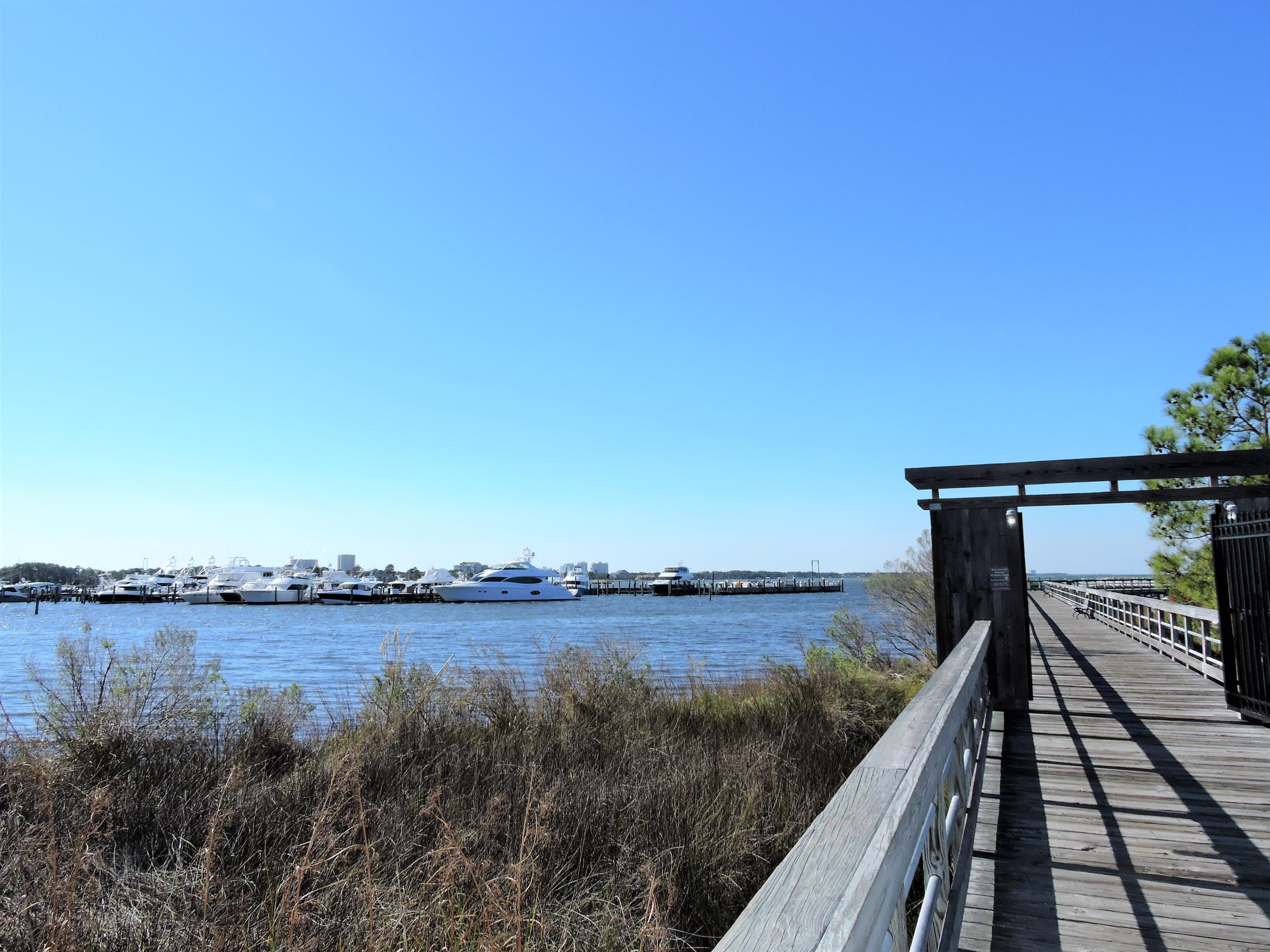 BAHIA CONDO - Residential