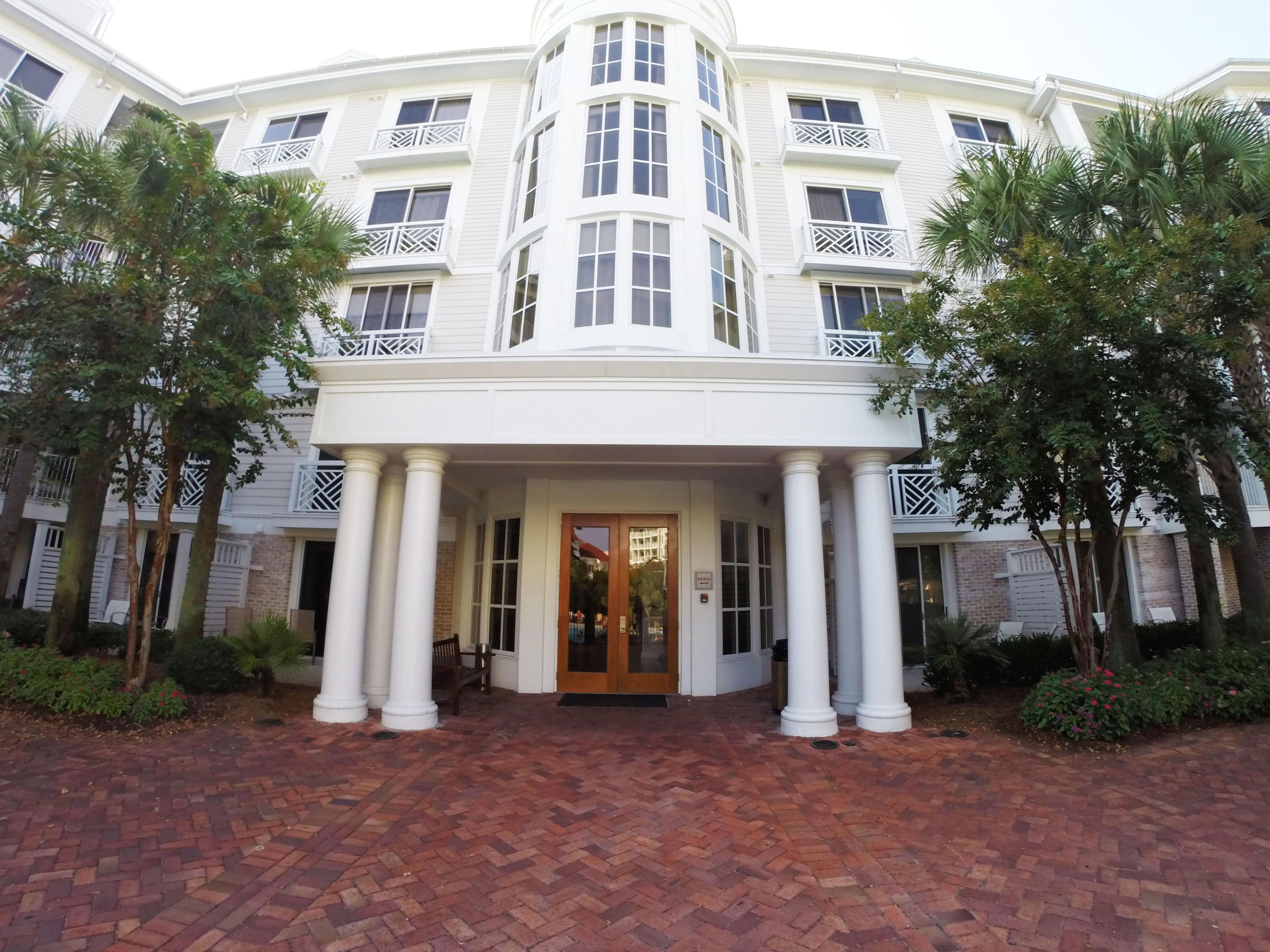 BAHIA CONDO - Residential