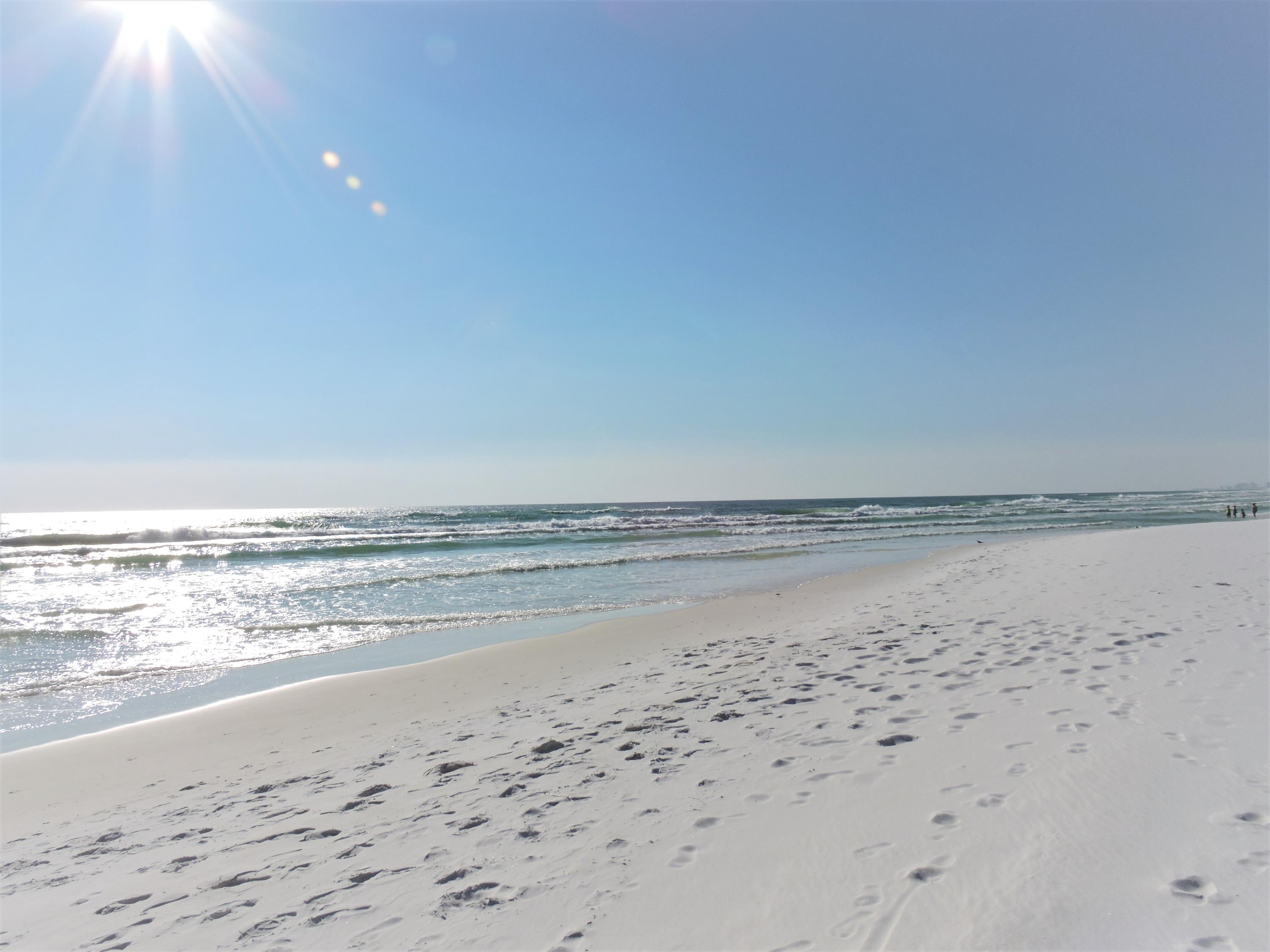 BAHIA CONDO - Residential