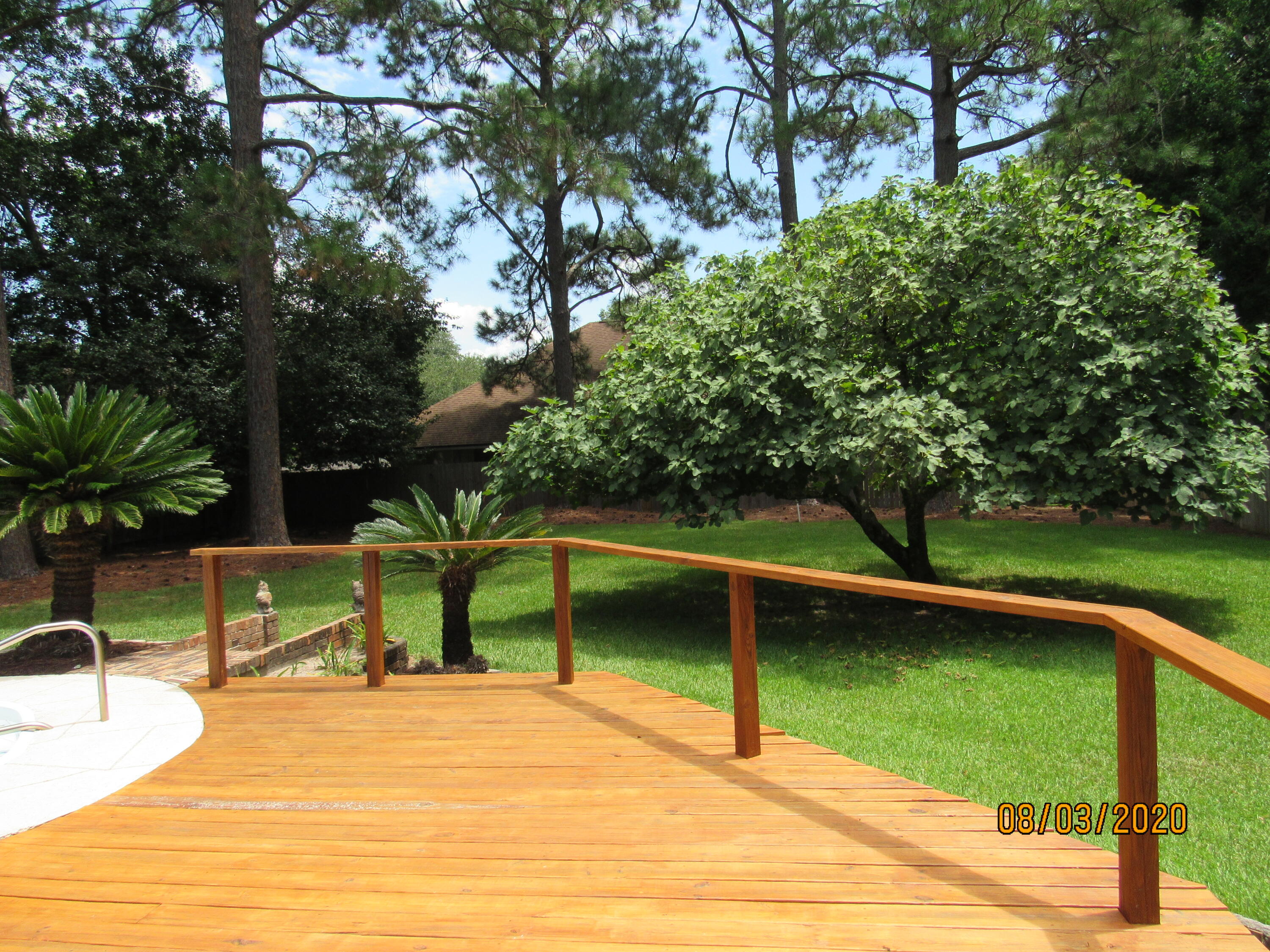 VALPARAISO PINECREST 6 - Residential Lease