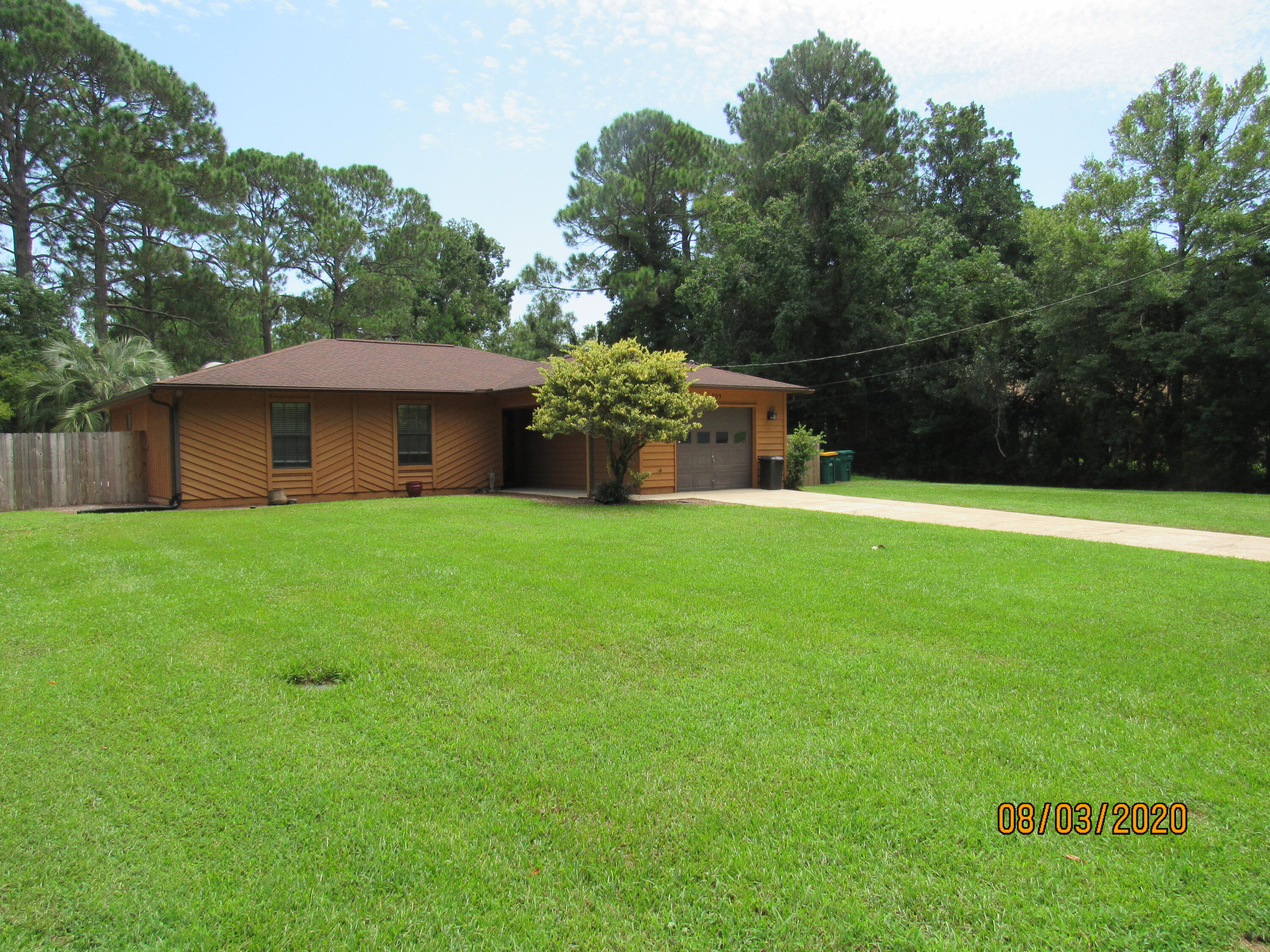 VALPARAISO PINECREST 6 - Residential Lease